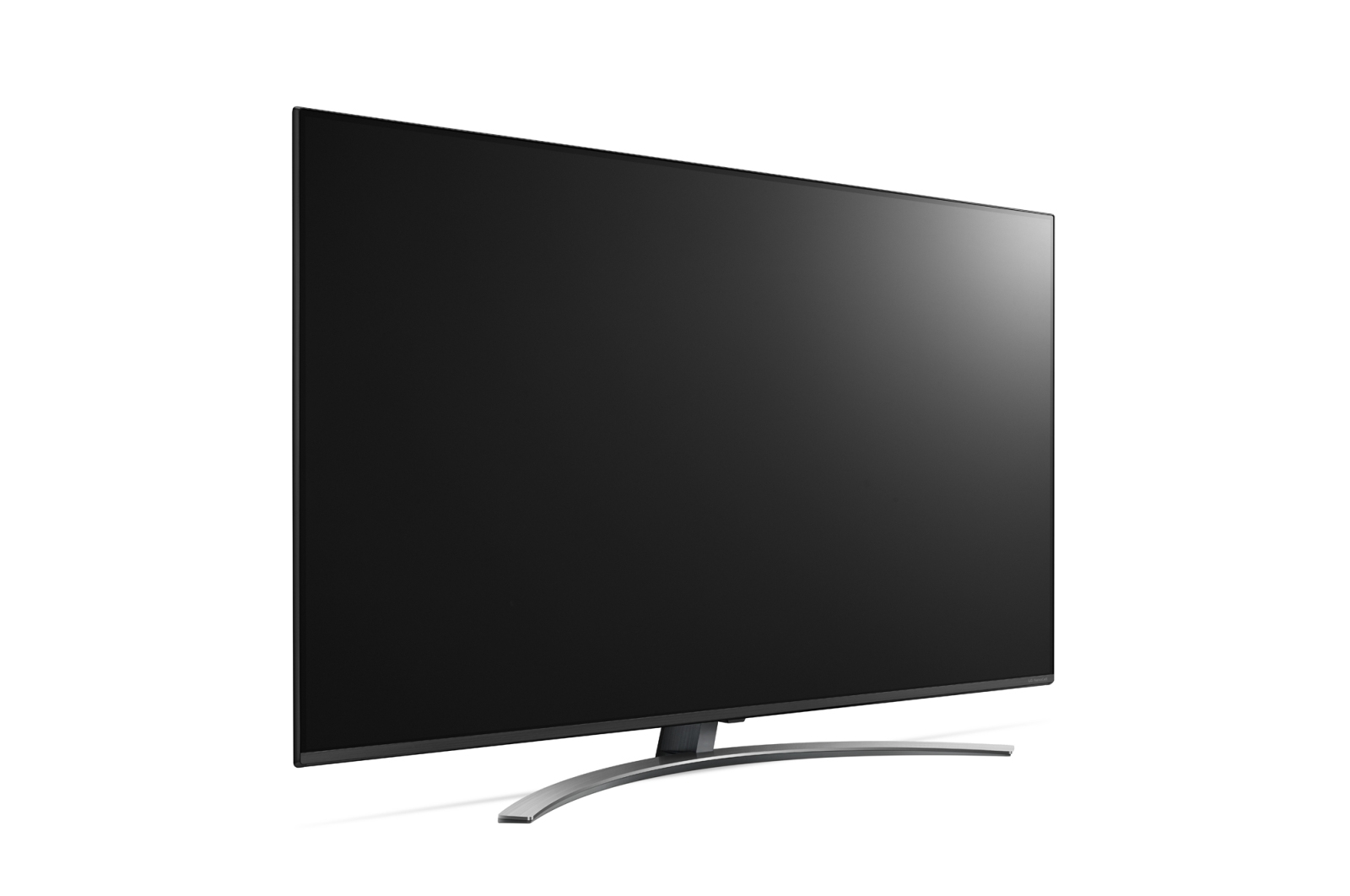 Un televisor grande, negro, con pantalla curva se muestra en ángulo. Tiene un soporte plateado y curvo sobre blanco.