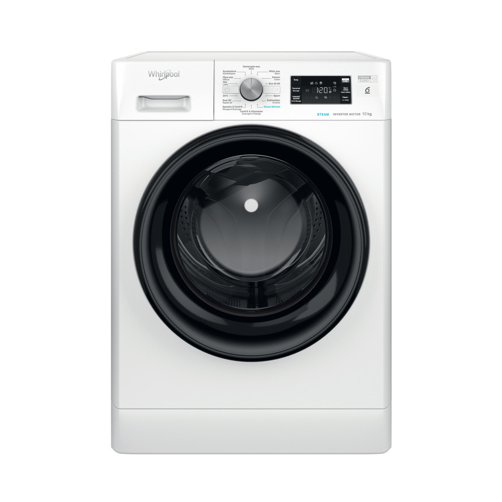 Witte Whirlpool wasmachine. Zwarte deur met een digitaal display met tijd en instellingen. Knoppen en bedieningspaneel zichtbaar.