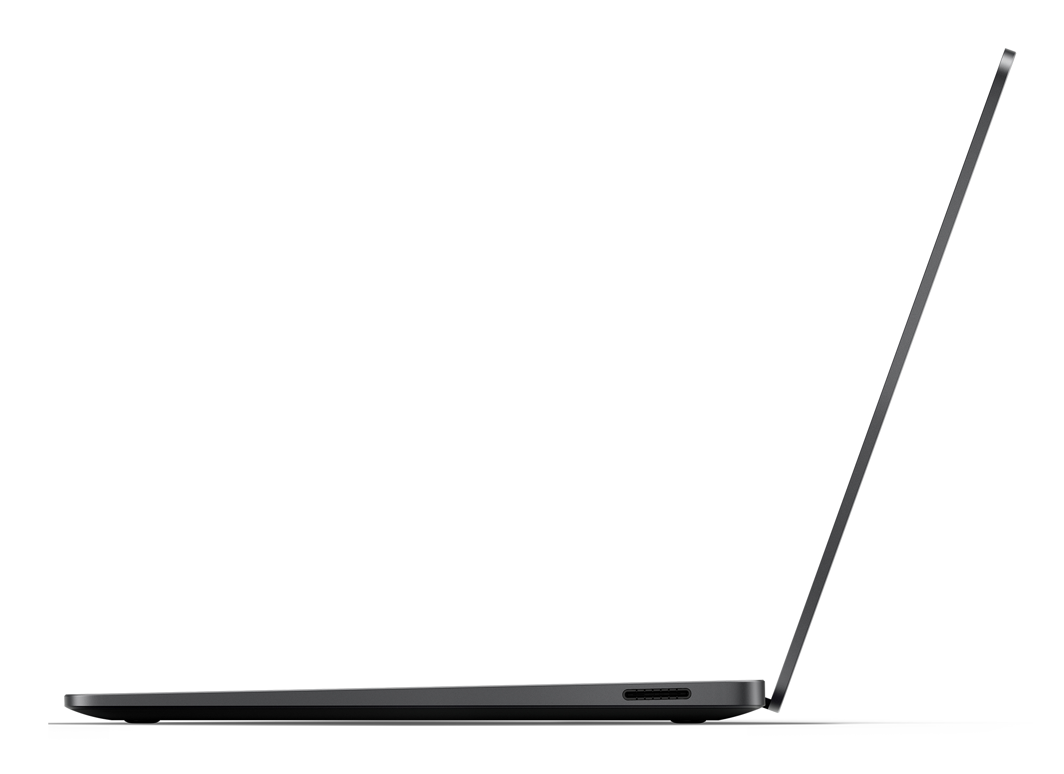 Zijaanzicht van een donkergrijze laptop met het scherm open. De achtergrond is effen wit.