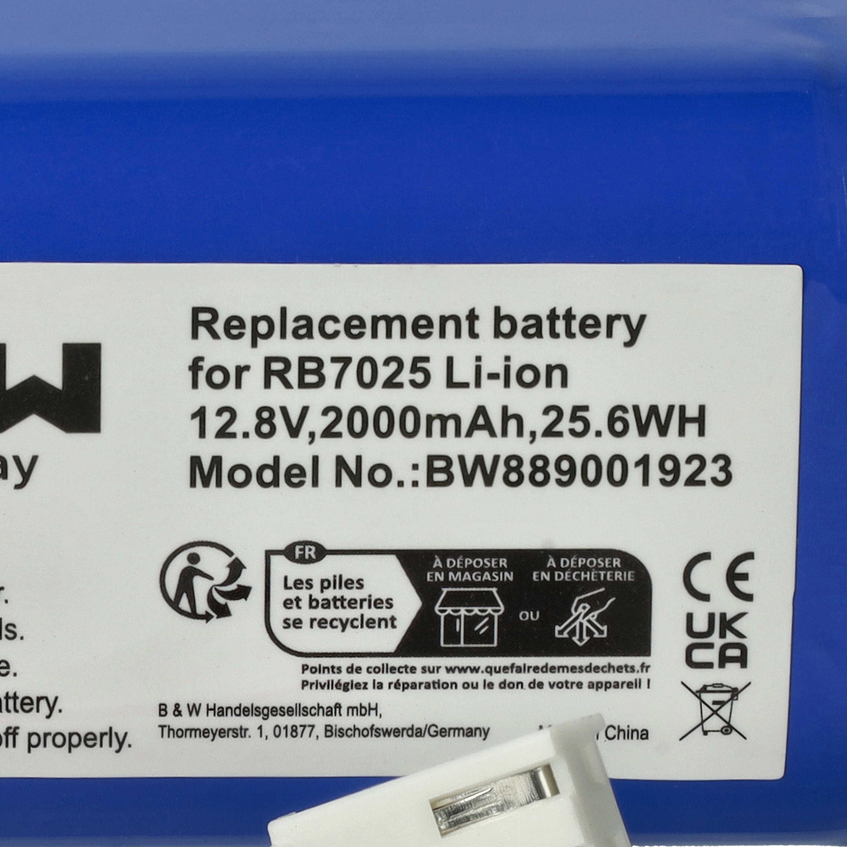 Blaue Batterie mit weißem Etikett. Text: Ersatzbatterie für RB7025 Li-ion. Recyclingsymbole sind sichtbar.