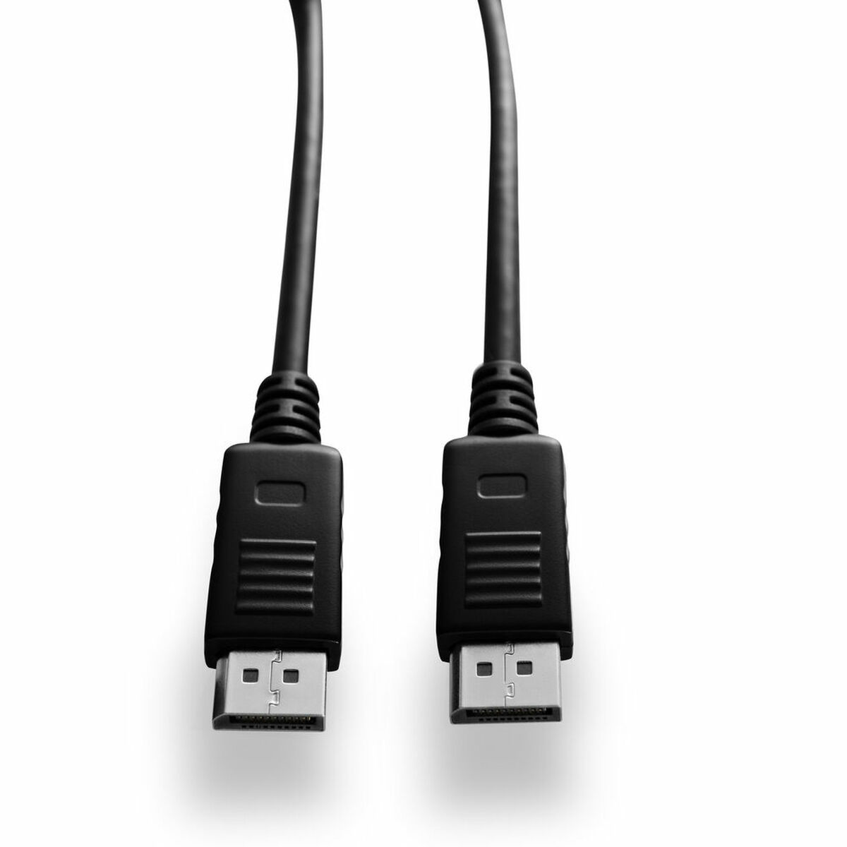 Dwa czarne kable DisplayPort wiszące na białym tle. Złącza są widoczne na dole.