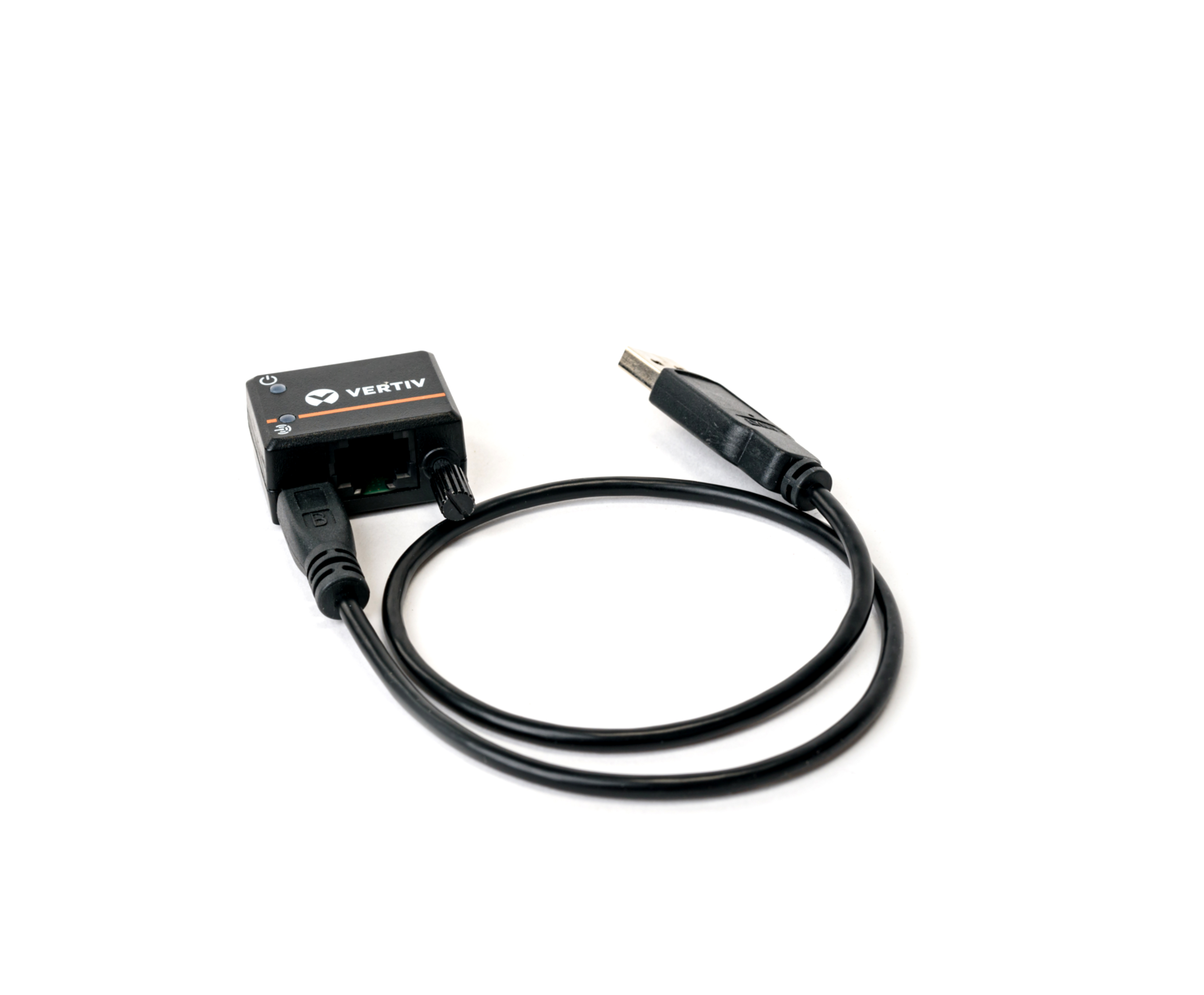 Un dispositivo di rete Vertiv con cavi e connettori neri, una porta USB e una porta Ethernet, su sfondo bianco.