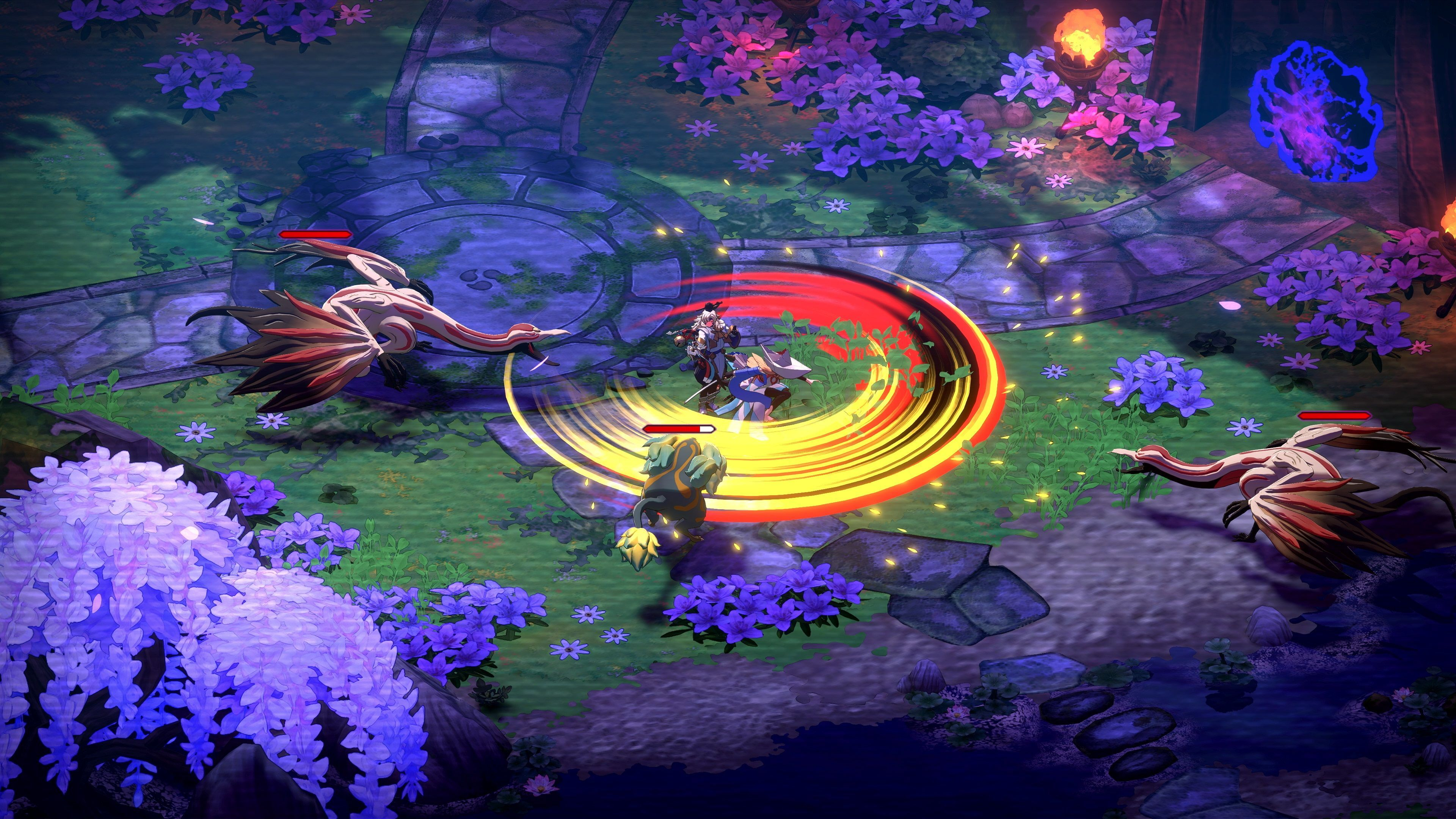 Scena bitwy w stylizowanym otoczeniu. Dwa stworzenia podobne do smoków i dwie postacie walczą, otoczone kwiatami i kamiennymi ścieżkami.