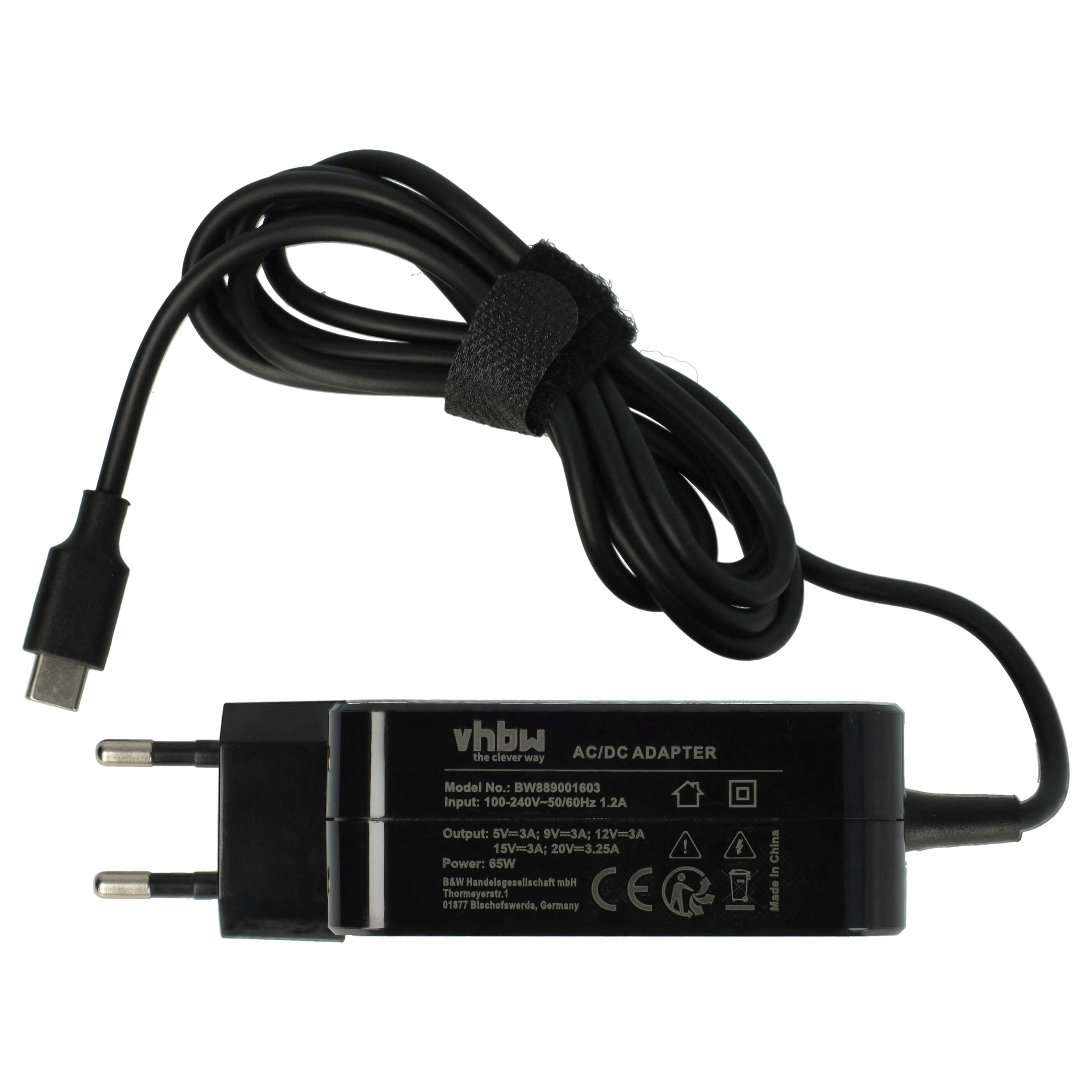 Schwarzer AC/DC-Adapter mit schwarzem Kabel. Der Adapter hat einen Stecker und einen USB-C-Anschluss.