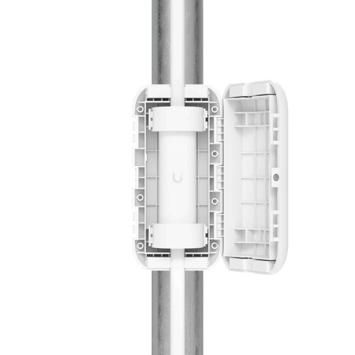 Un dispositivo bianco e aperto è montato su un palo di metallo. Il dispositivo ha un coperchio aperto. Il palo è verticale.
