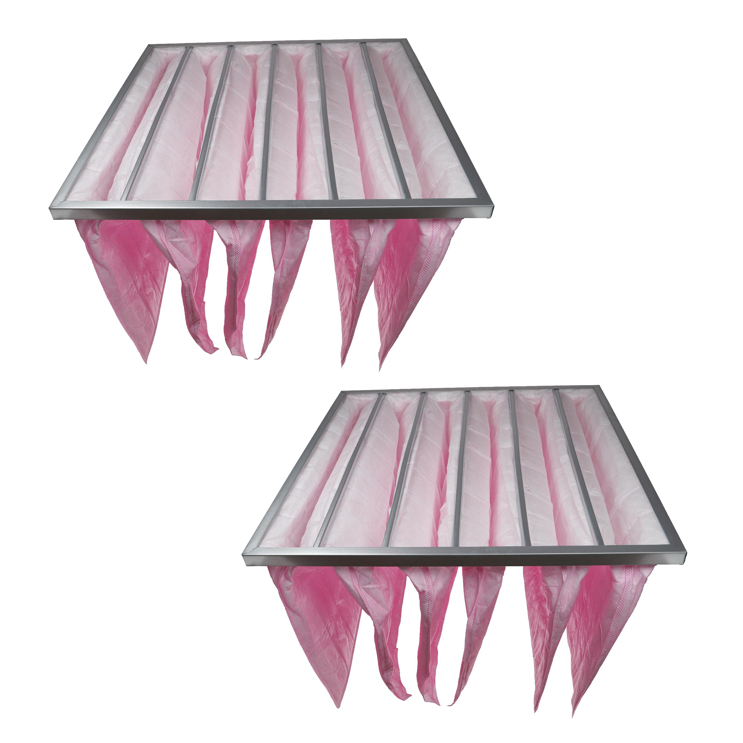 Zwei Luftfilter mit Metallrahmen und rosa Filtermaterial. Die Filter sind vor weißem Hintergrund.