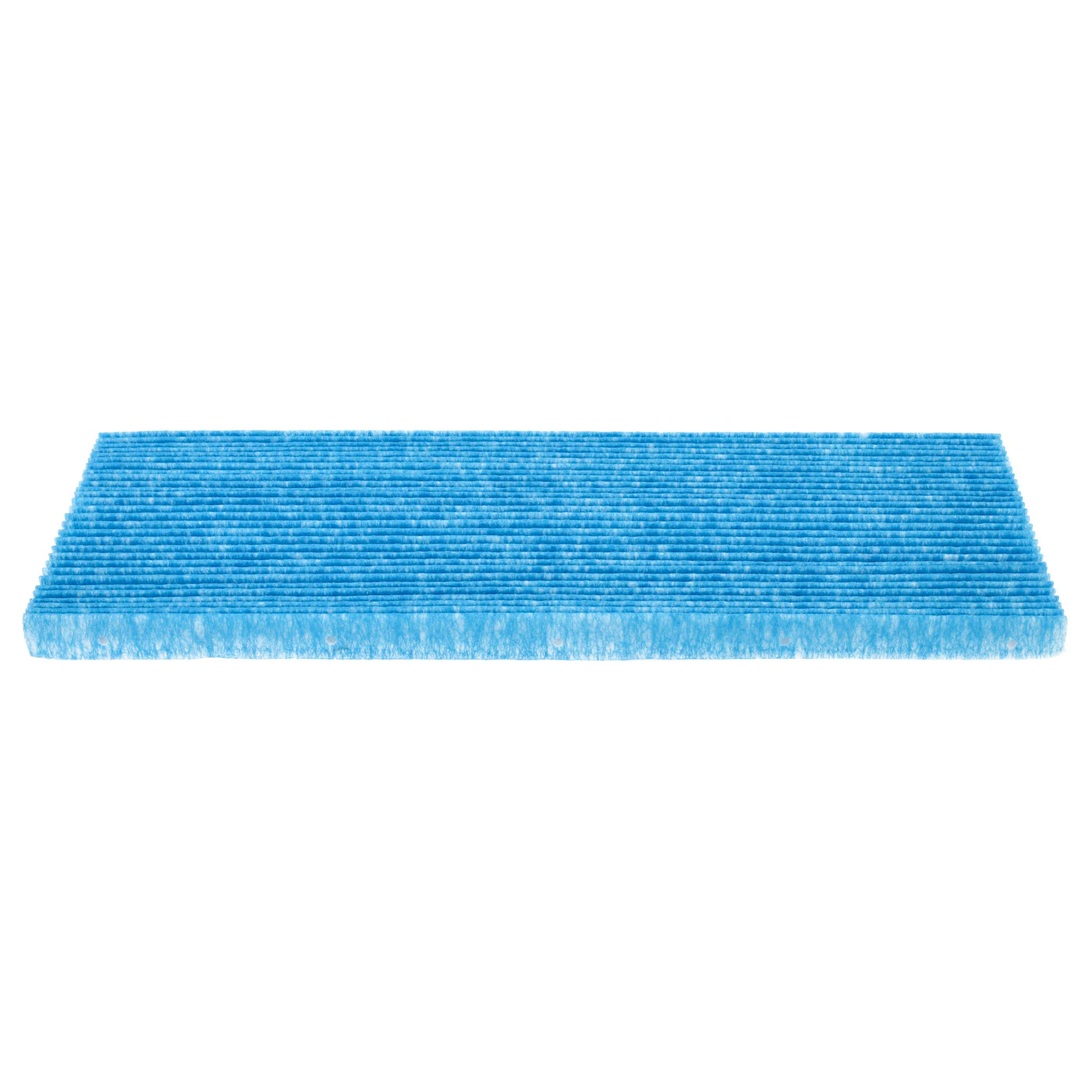 Ein rechteckiger, hellblauer Luftfilter liegt horizontal vor einem weißen Hintergrund. Es hat ein geschichtetes, strukturiertes Aussehen.