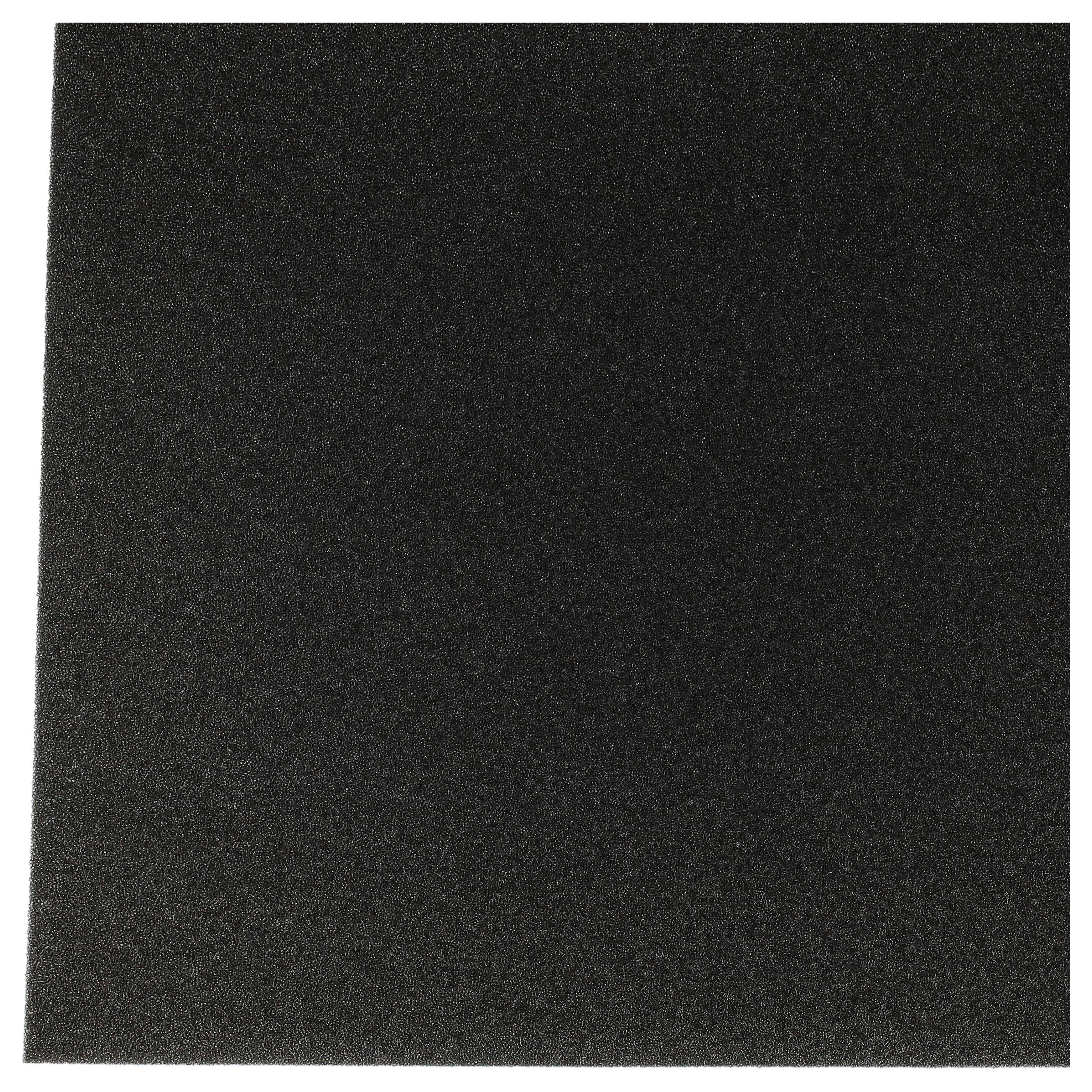 Schwarzes, strukturiertes Schaumstoffquadrat auf weißem Hintergrund. Der Schaumstoff hat eine raue Oberfläche.