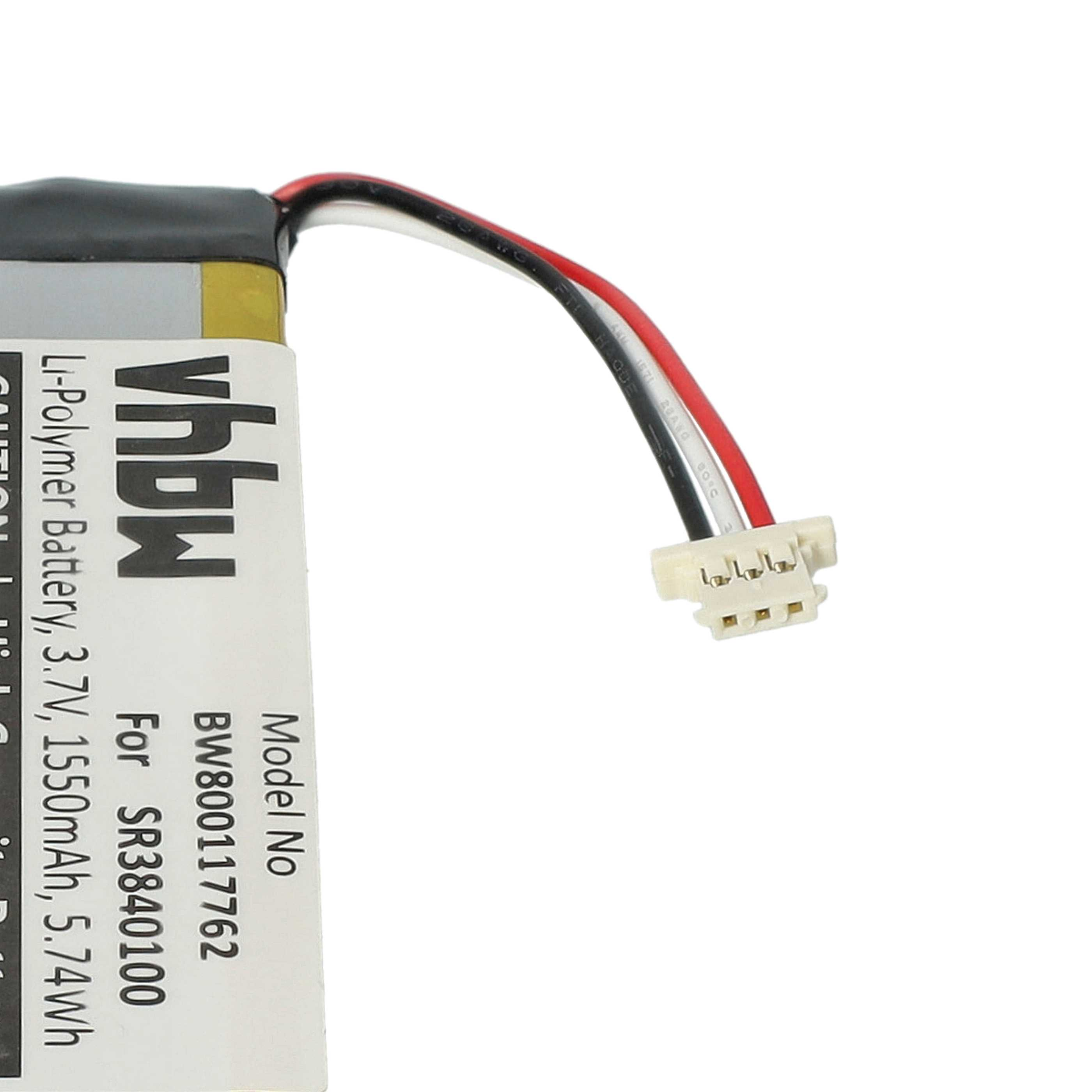Nahaufnahme einer Batterie mit Drähten und einem Stecker. Die Batterie hat Text, einschließlich Markenname, Modellnummer und Spezifikationen.