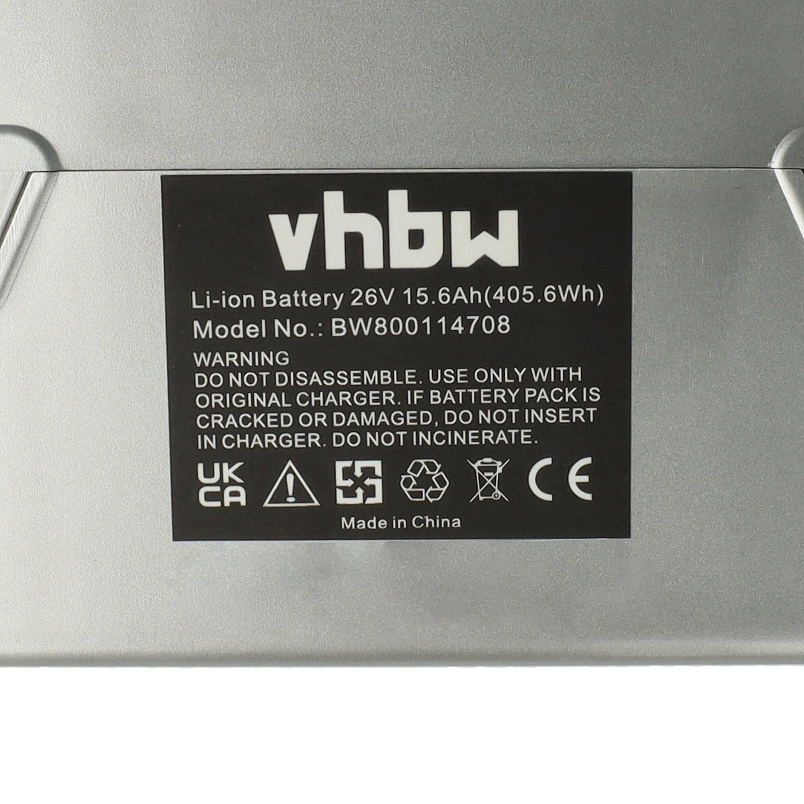 Ein Etikett auf einer Metalloberfläche. Es liest vhbw, Batterieinformationen, Warnungen und 'Made in China'.