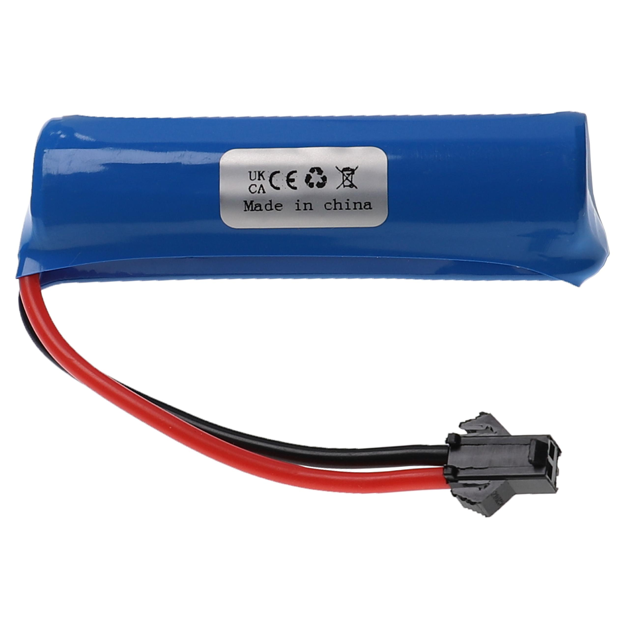 Ein blauer Akku mit roten und schwarzen Drähten, die an einem schwarzen Stecker befestigt sind. Aufschrift: 'Made in China'.