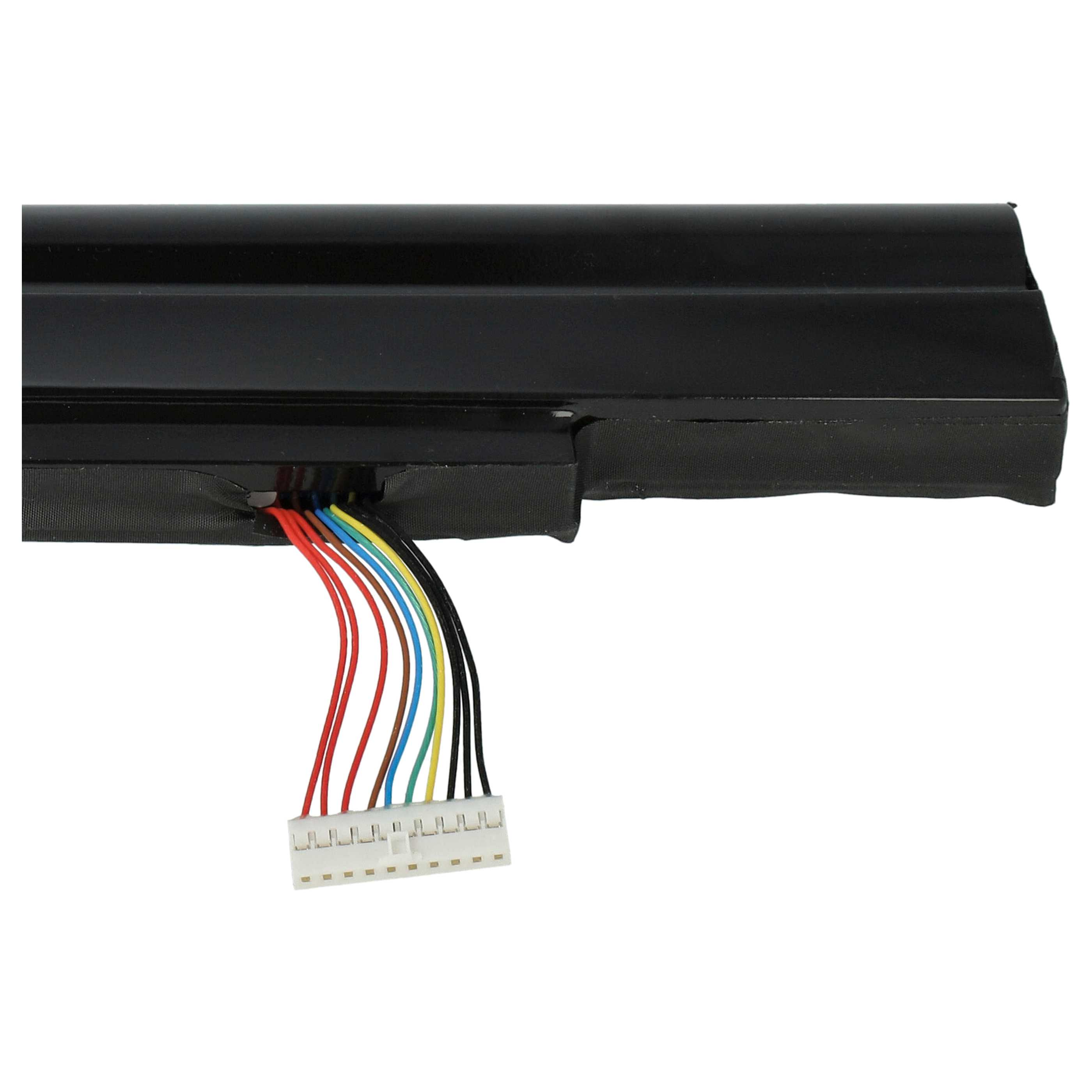 Ein schwarzes rechteckiges Objekt mit bunten Drähten, die daraus hervorgehen und mit einem weißen Stecker verbunden sind.