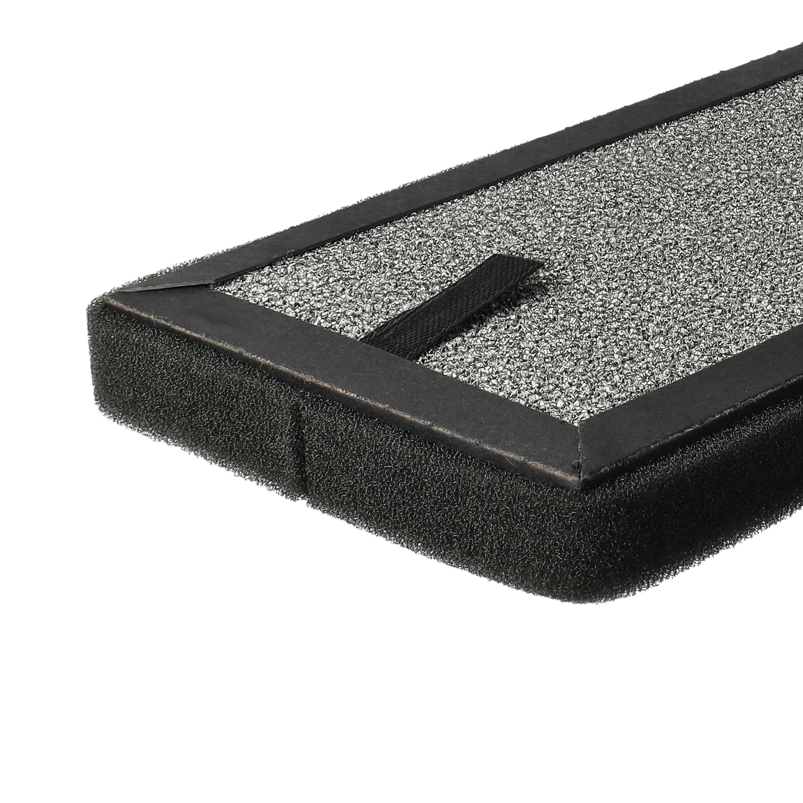 Ein Luftfilter. Er hat einen schwarzen Rahmen und graues, strukturiertes Filtermaterial. Ein schwarzer Riemen ist sichtbar.