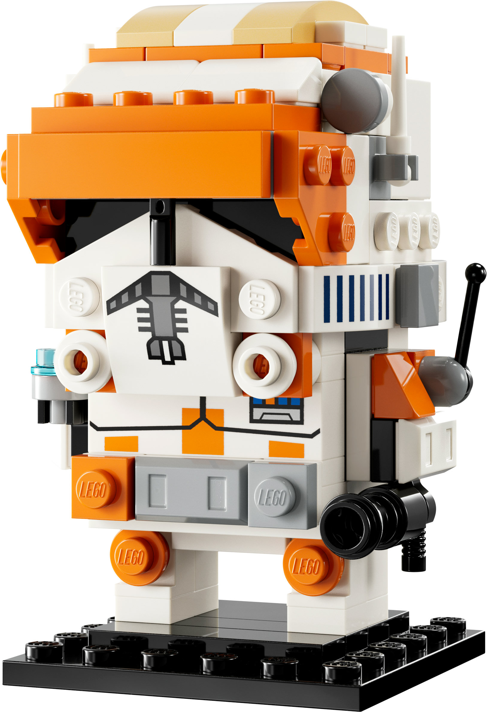 Siyah detaylara ve siyah tabana sahip, beyaz ve turuncu bir klon askeri kaskının LEGO modeli.