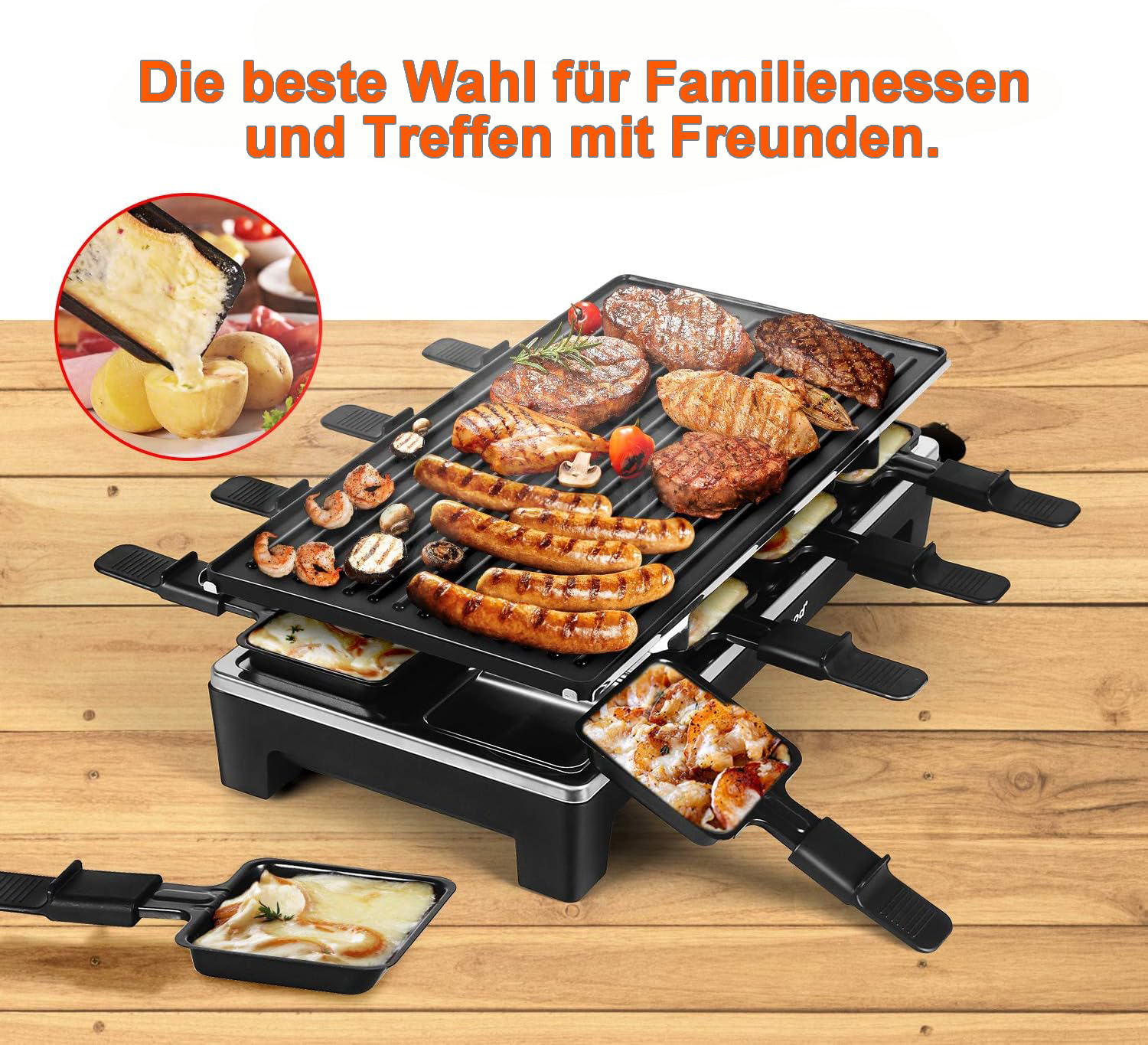 Raclette-Grill mit gegrilltem Fleisch, Würstchen, Garnelen und Käse auf einem Holztisch. Text: Die beste Wahl für Familienessen...