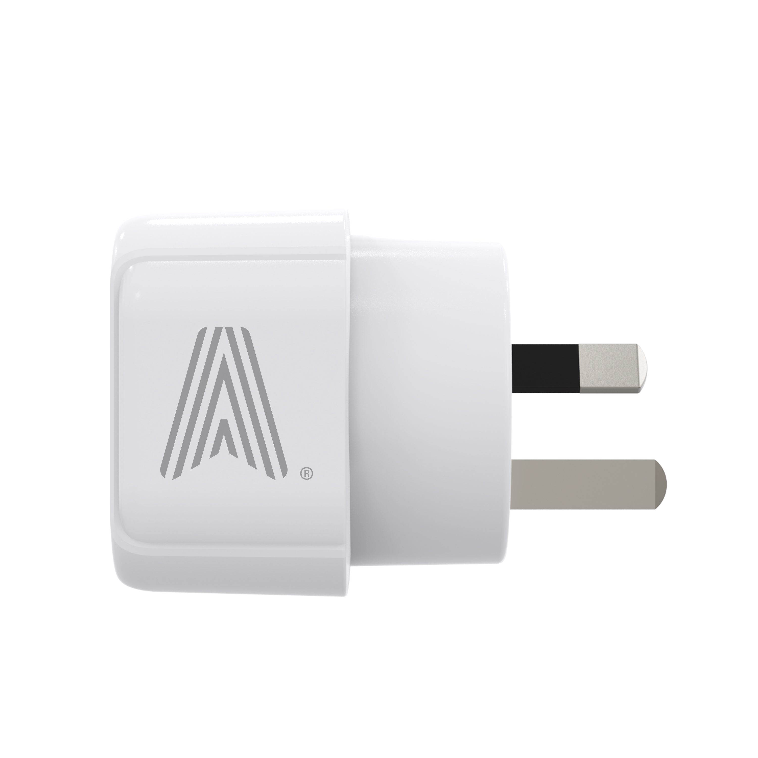 Un adaptador de enchufe blanco con un logotipo y dos clavijas. El fondo es blanco.