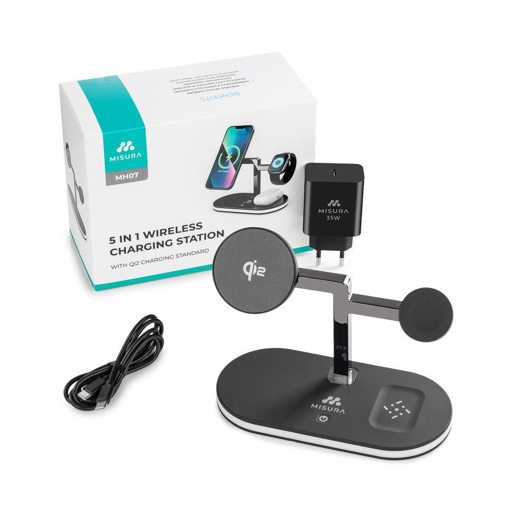 Una stazione di ricarica wireless 5 in 1. Include un pad di ricarica, un adattatore e una scatola. Un telefono e un orologio sono esposti sul caricatore.