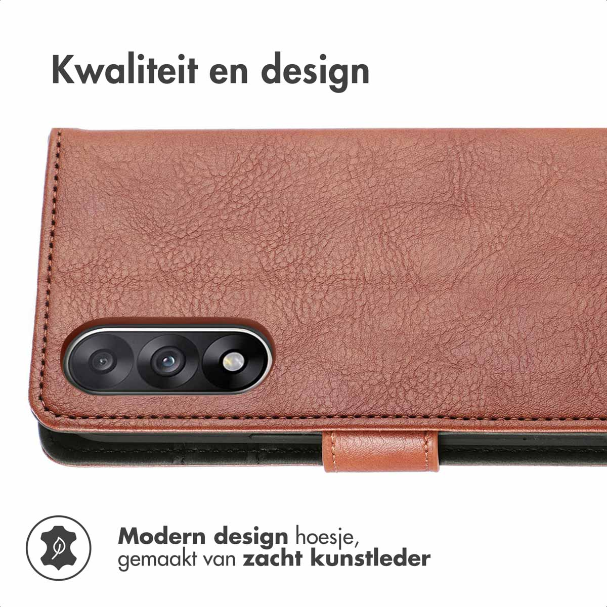 Étui de téléphone marron avec trois objectifs et texture cuir. Texte : 'Kwaliteit en design' et 'Modern design hoesje'.