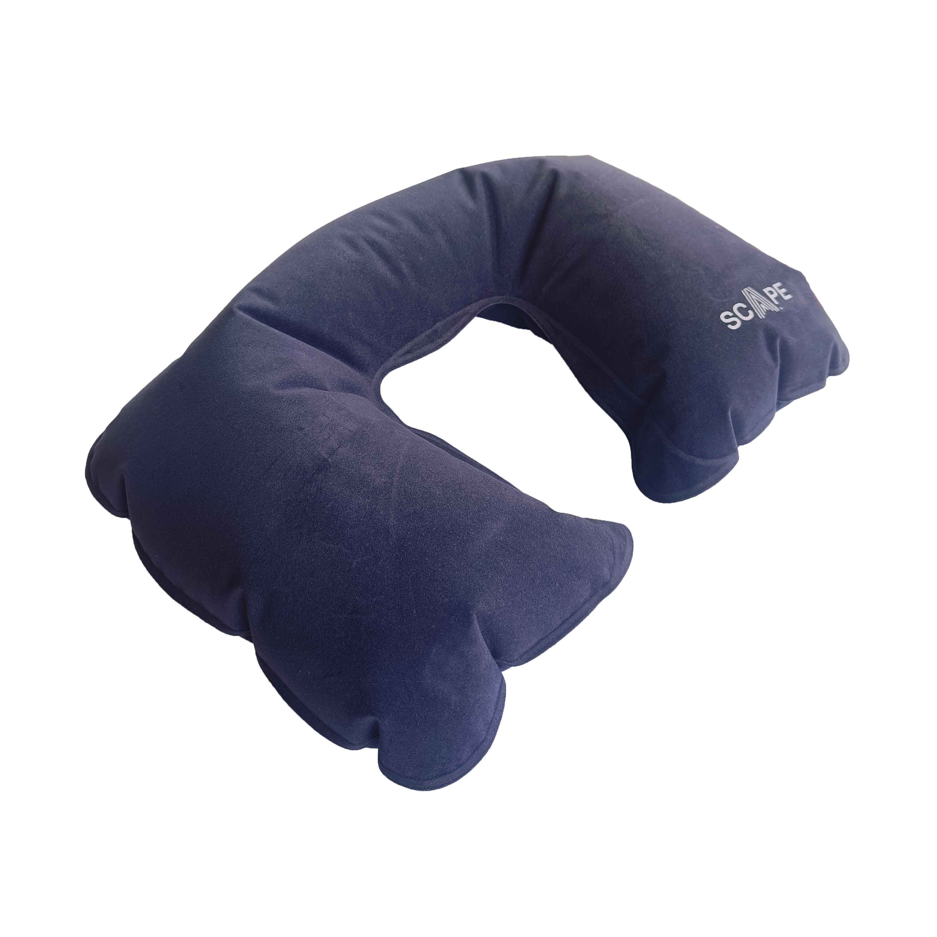 Una almohada de viaje azul marino en forma de U sobre un fondo blanco. La almohada tiene la palabra 'SCAPE' impresa.