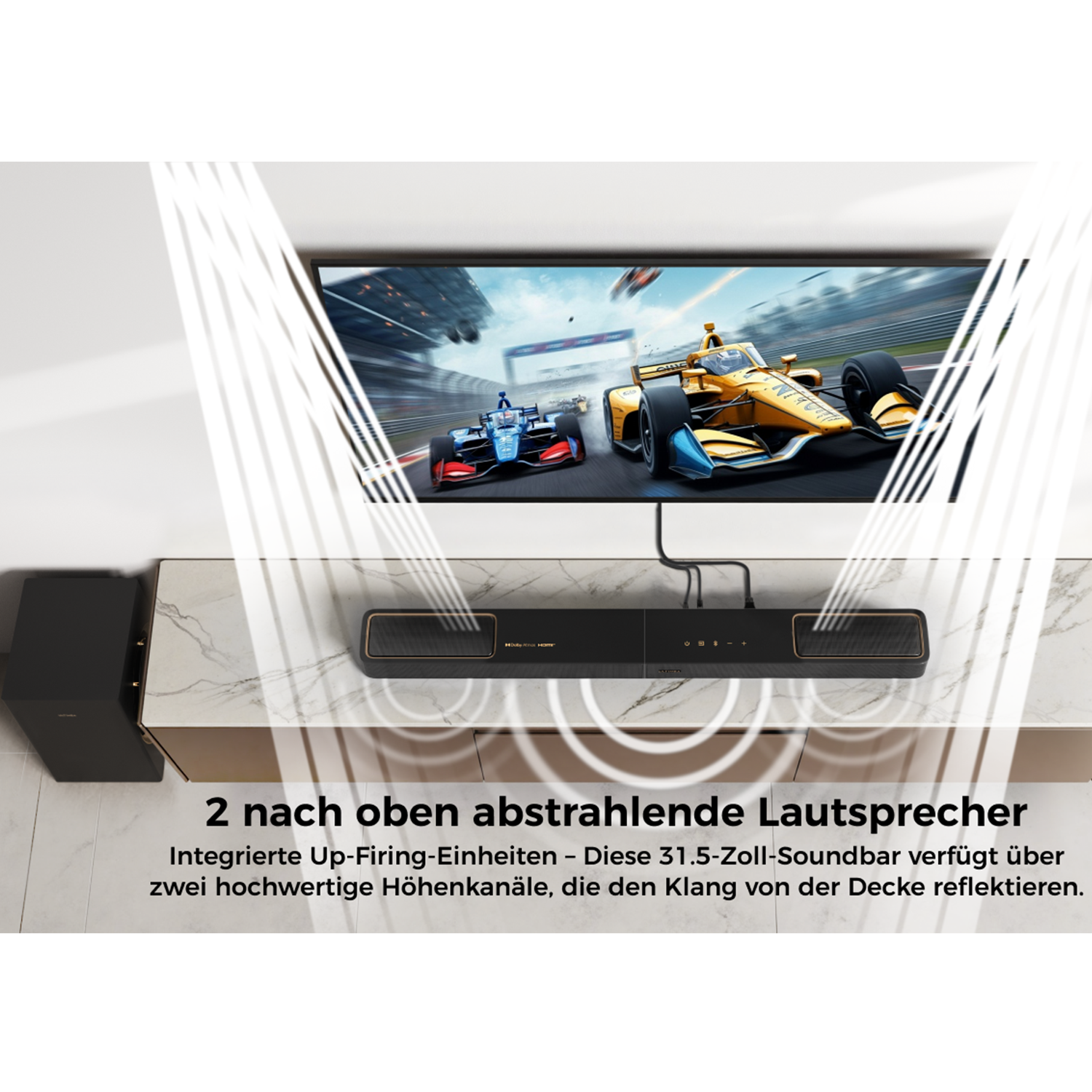 Eine Soundbar mit einem Fernseher, der Rennwagen zeigt. Ein schwarzer Subwoofer befindet sich links. Text unten beschreibt die Funktionen der Soundbar.