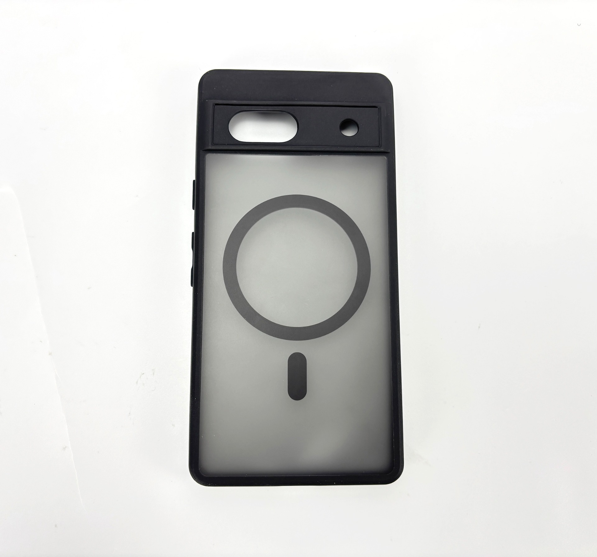 Custodia nera per telefono con centro grigio e design circolare, su superficie bianca.