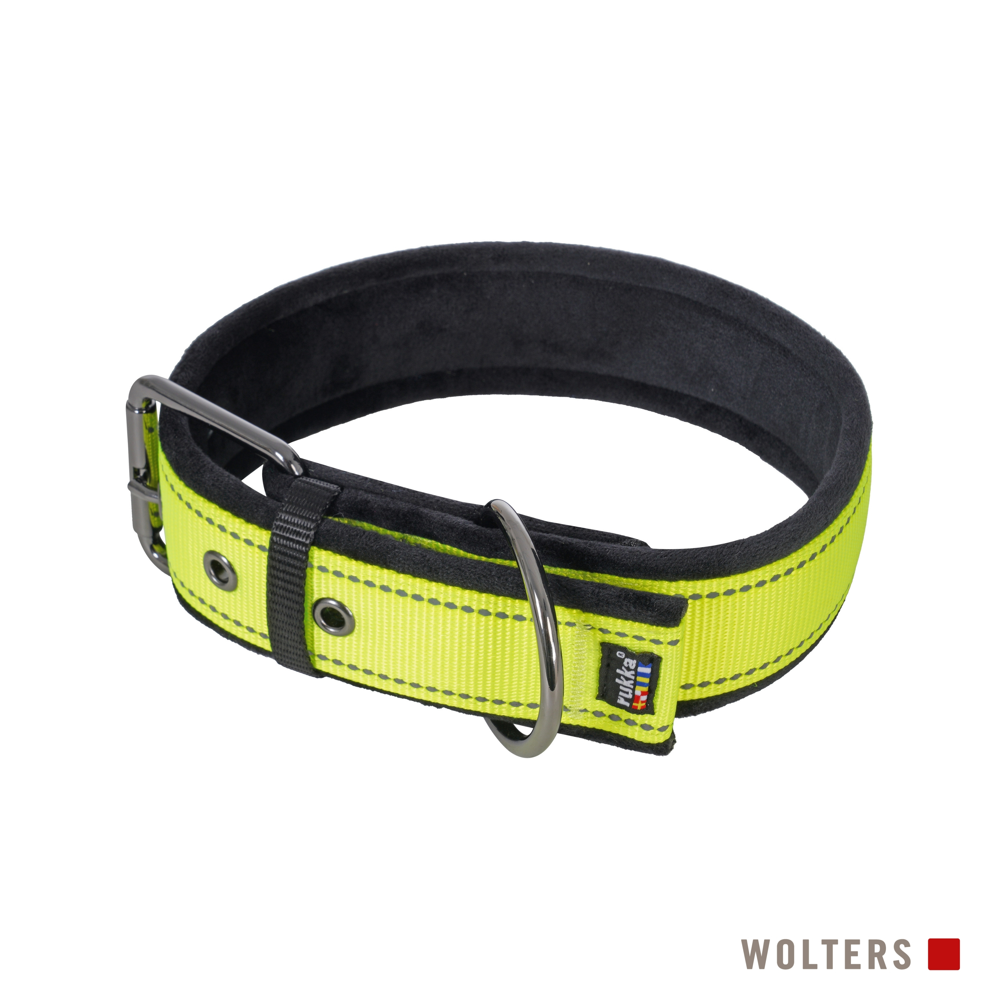 Ein Hundehalsband mit schwarzer Innenseite und gelber Außenseite. Es hat eine Metallschlaufe und das Wort 'rukka' ist sichtbar.