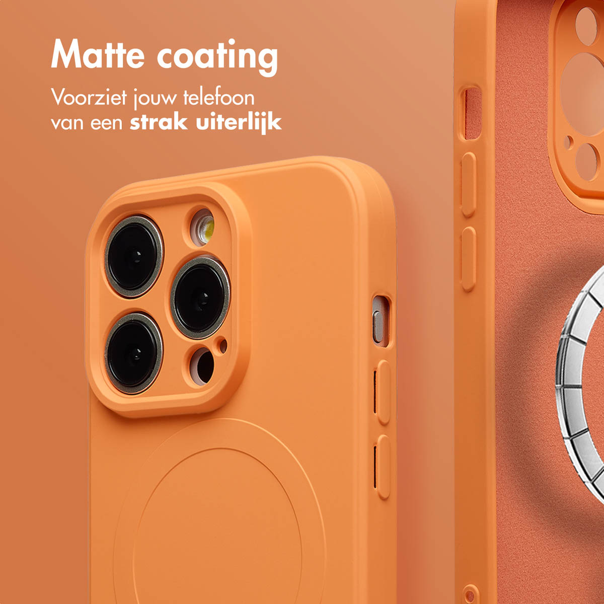 Oranje telefoonhoesje met matte coating. Close-up toont cameralenzen en knoppen. Achtergrond is een vergelijkbare gekleurde hoes en tekstoverlay.