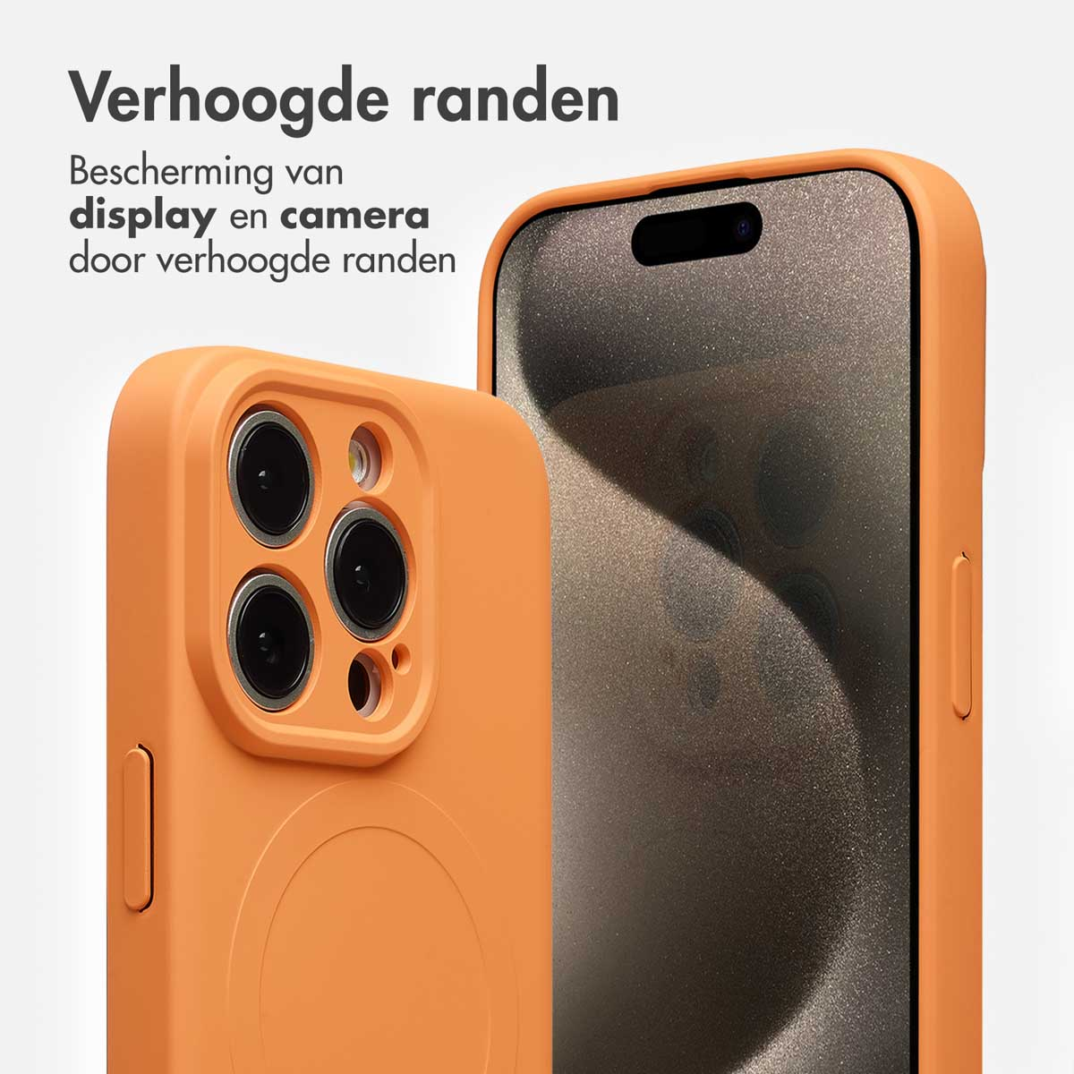 Oranje telefoonhoesje met verhoogde randen die het scherm en de camera beschermen. Telefoonscherm zichtbaar. Nederlandse tekst.