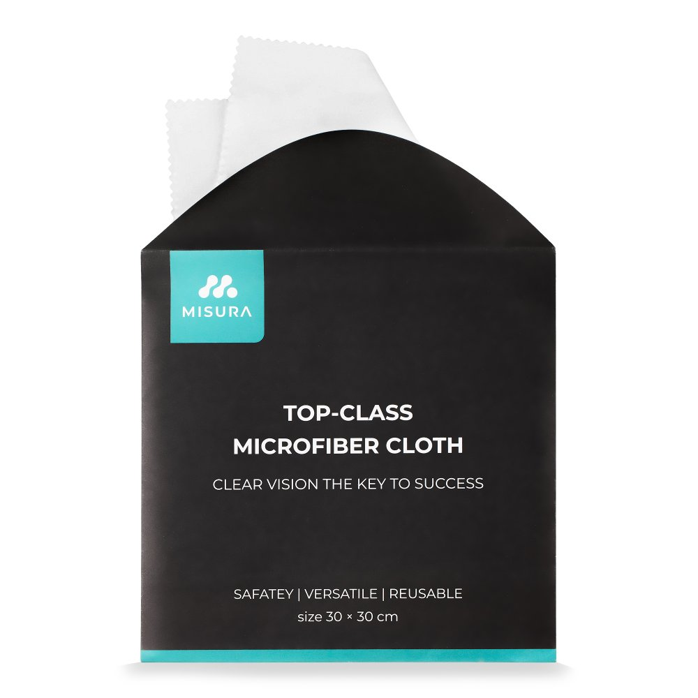 Un paquete negro con un paño de microfibra asomando. Texto: TOP-CLASS MICROFIBER CLOTH y logotipo MISURA. Tamaño 30 x 30 cm.