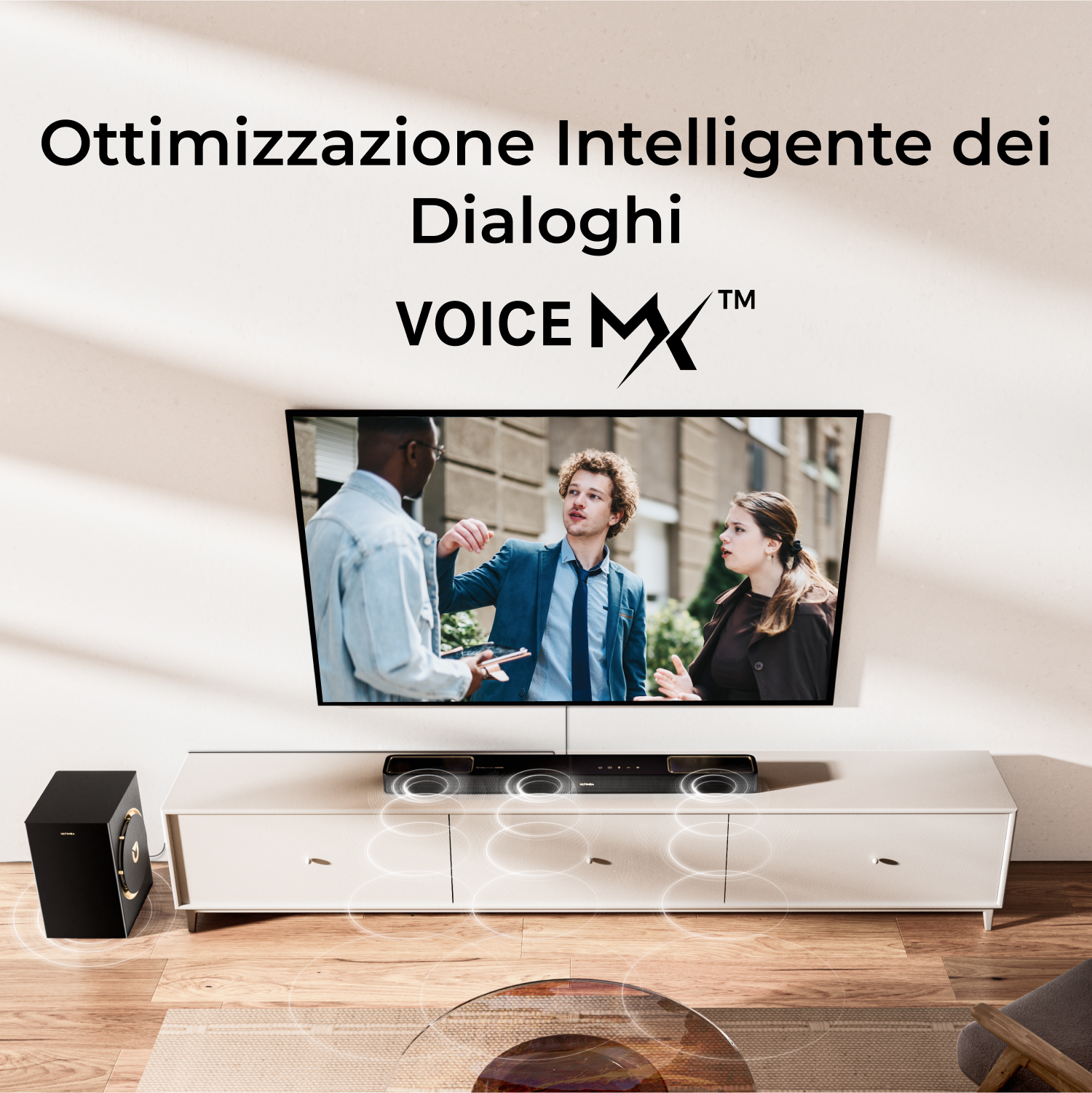 Un televisore mostra tre persone. Sotto, una soundbar su un mobile bianco. Un subwoofer nero a sinistra.