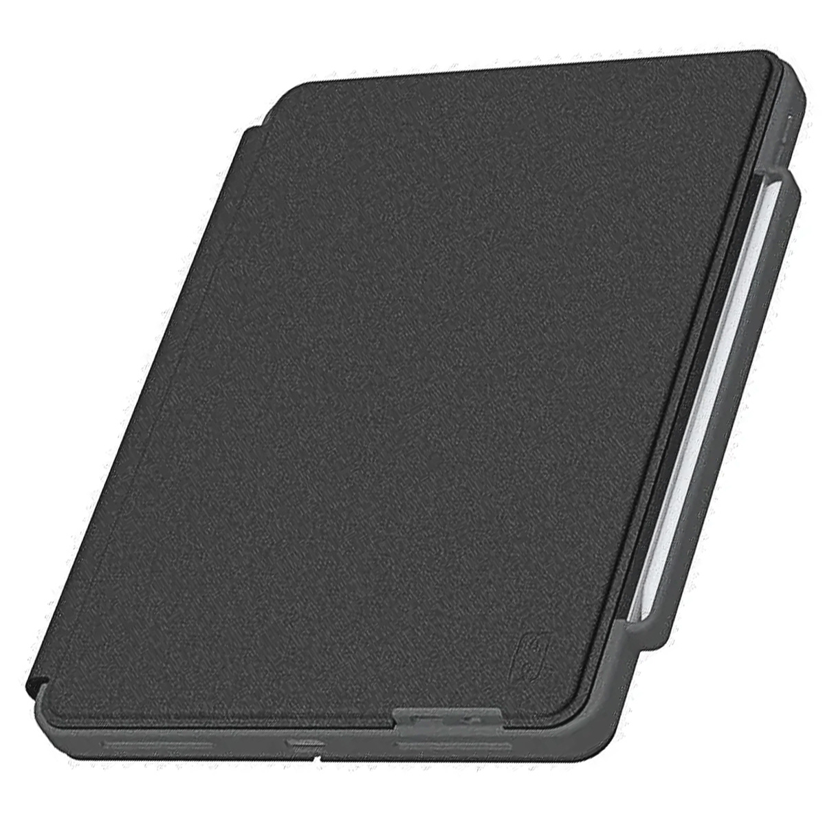Una funda de tableta gris oscuro con una superficie texturizada está ligeramente inclinada. Un lápiz blanco está en la ranura lateral. La funda está cerrada.