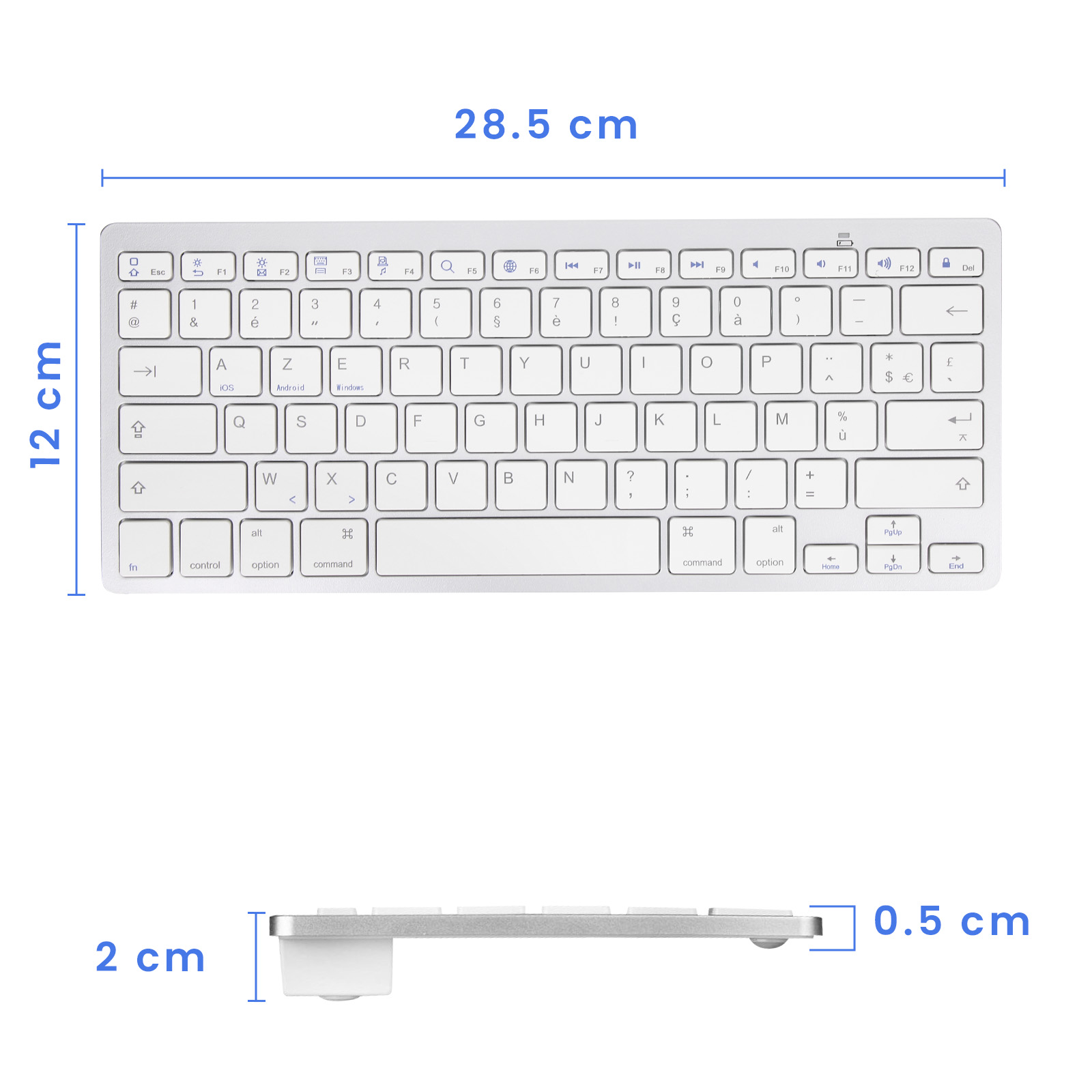 Eine silberne, kabellose Tastatur mit weißen Tasten. Abmessungen: 28,5 cm Breite, 12 cm Höhe, 2 cm Tiefe und 0,5 cm Dicke.