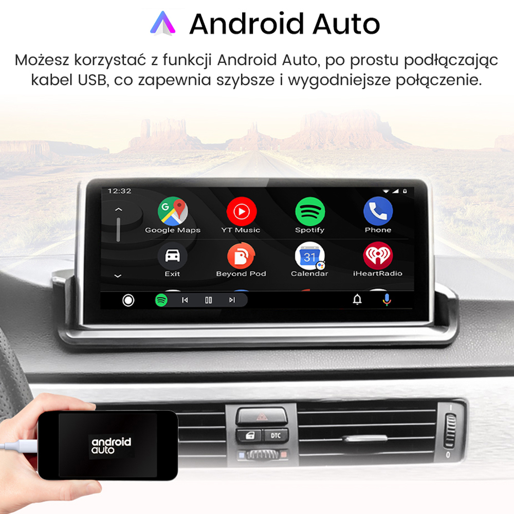Deska rozdzielcza samochodu wyświetla Android Auto. Telefon jest podłączony przez USB. Widoczne są aplikacje, takie jak Mapy Google.