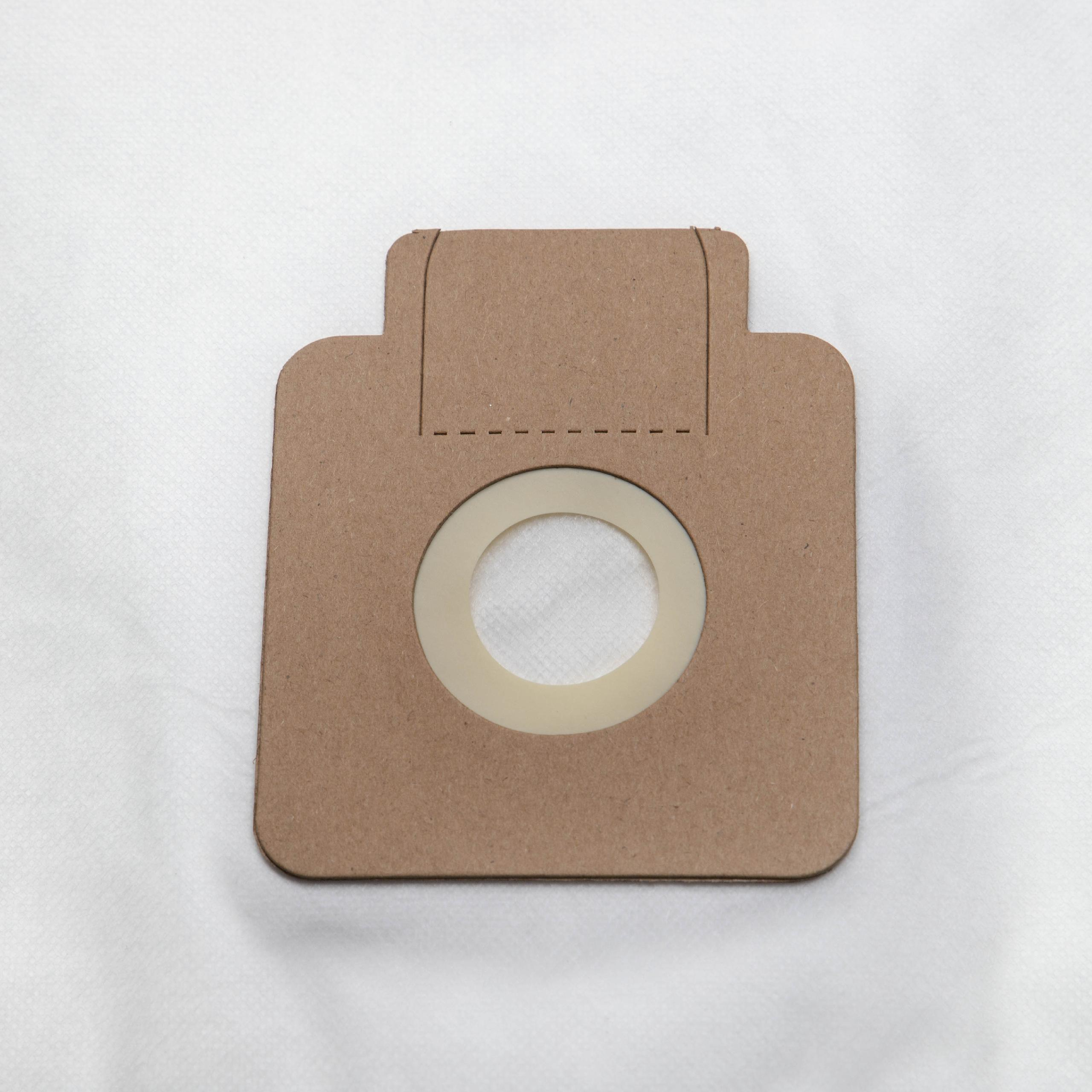 Ein brauner Staubsaugerbeutel mit beigem Ring und weißem Filter auf weißem Hintergrund.