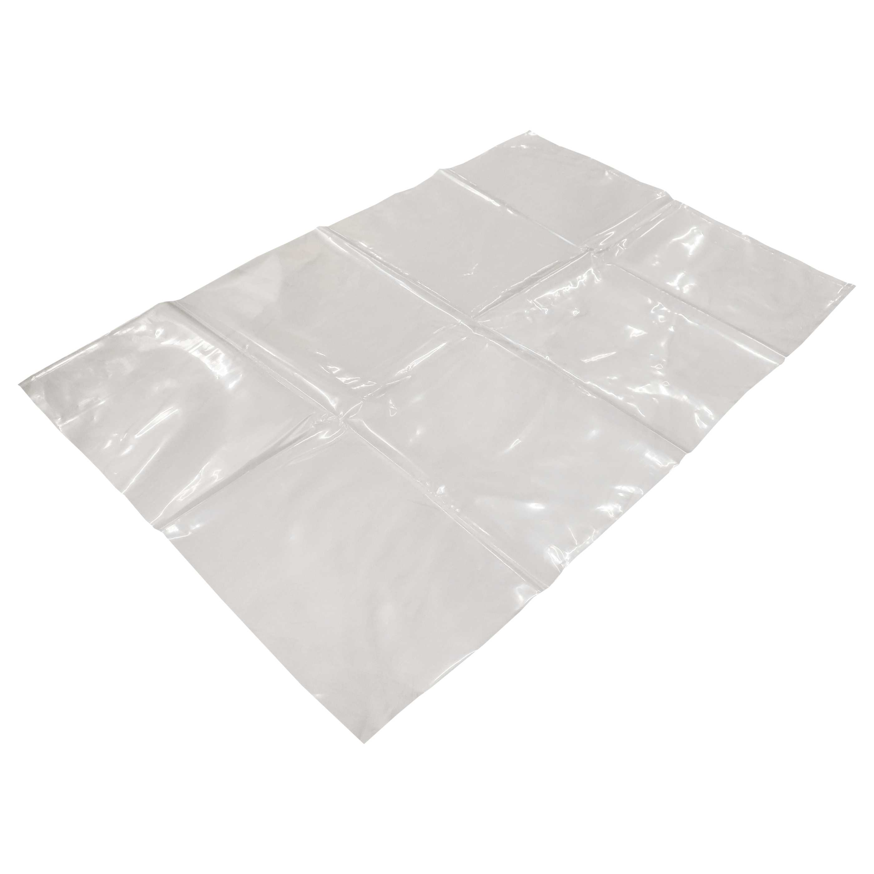 Eine transparente Plastikfolie mit mehreren Falten liegt auf weißem Hintergrund. Die Folie ist rechteckig.