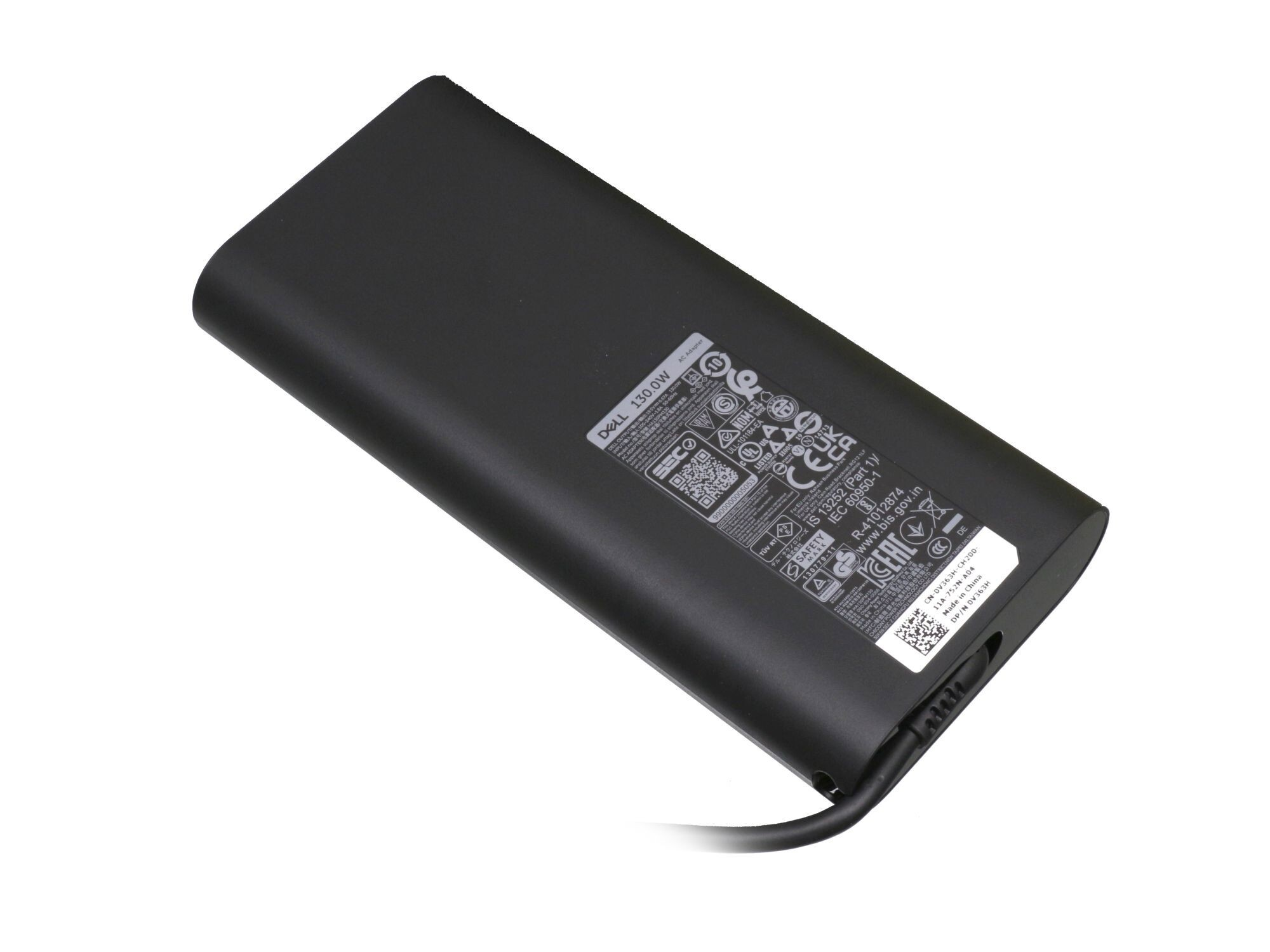 Ein schwarzes Dell 130.0W Netzteil auf weißem Grund. Es hat Etiketten und ein Netzkabel.