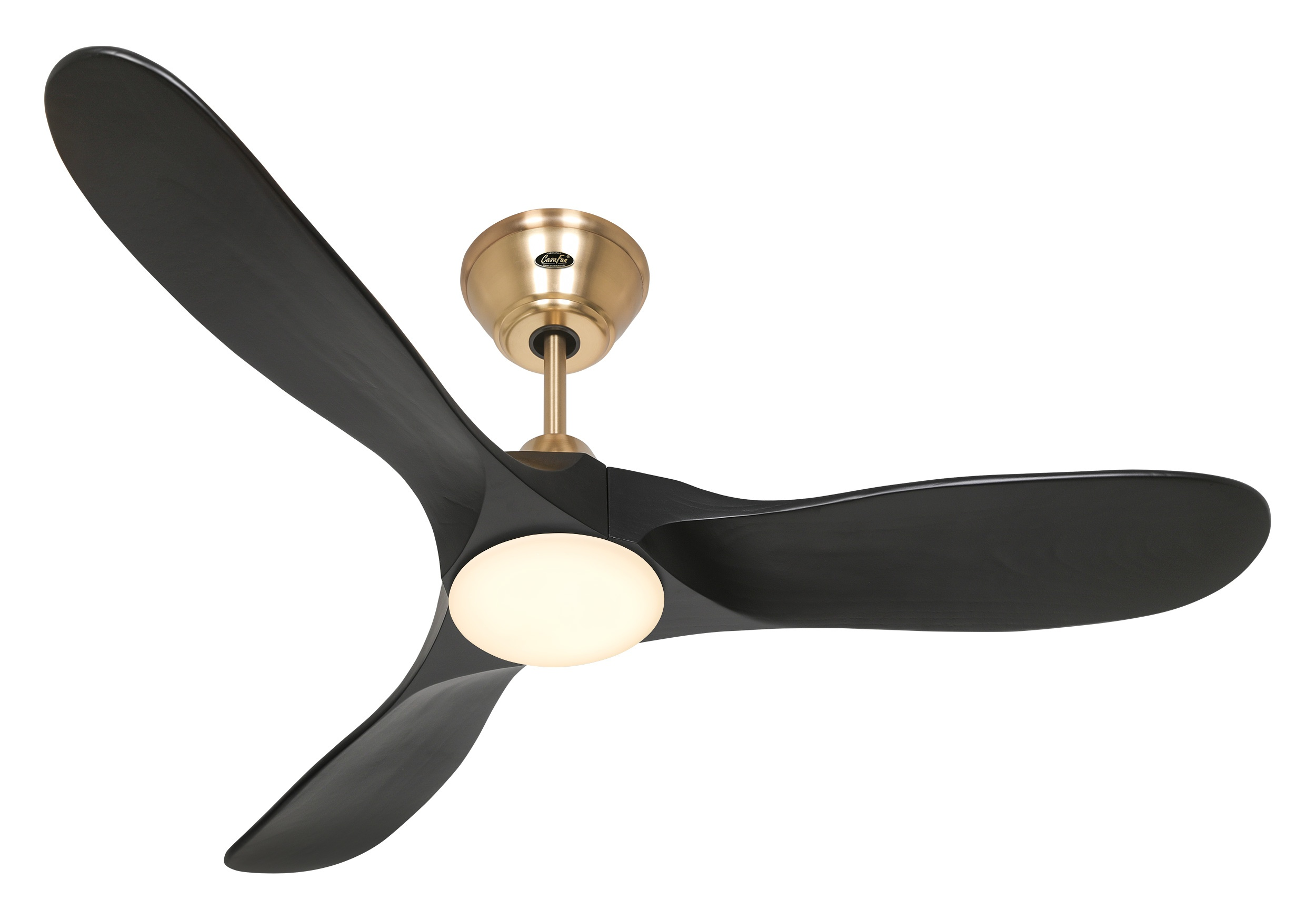 Un ventilatore da soffitto nero con tre pale. Ha un alloggiamento motore color ottone e una luce al centro.