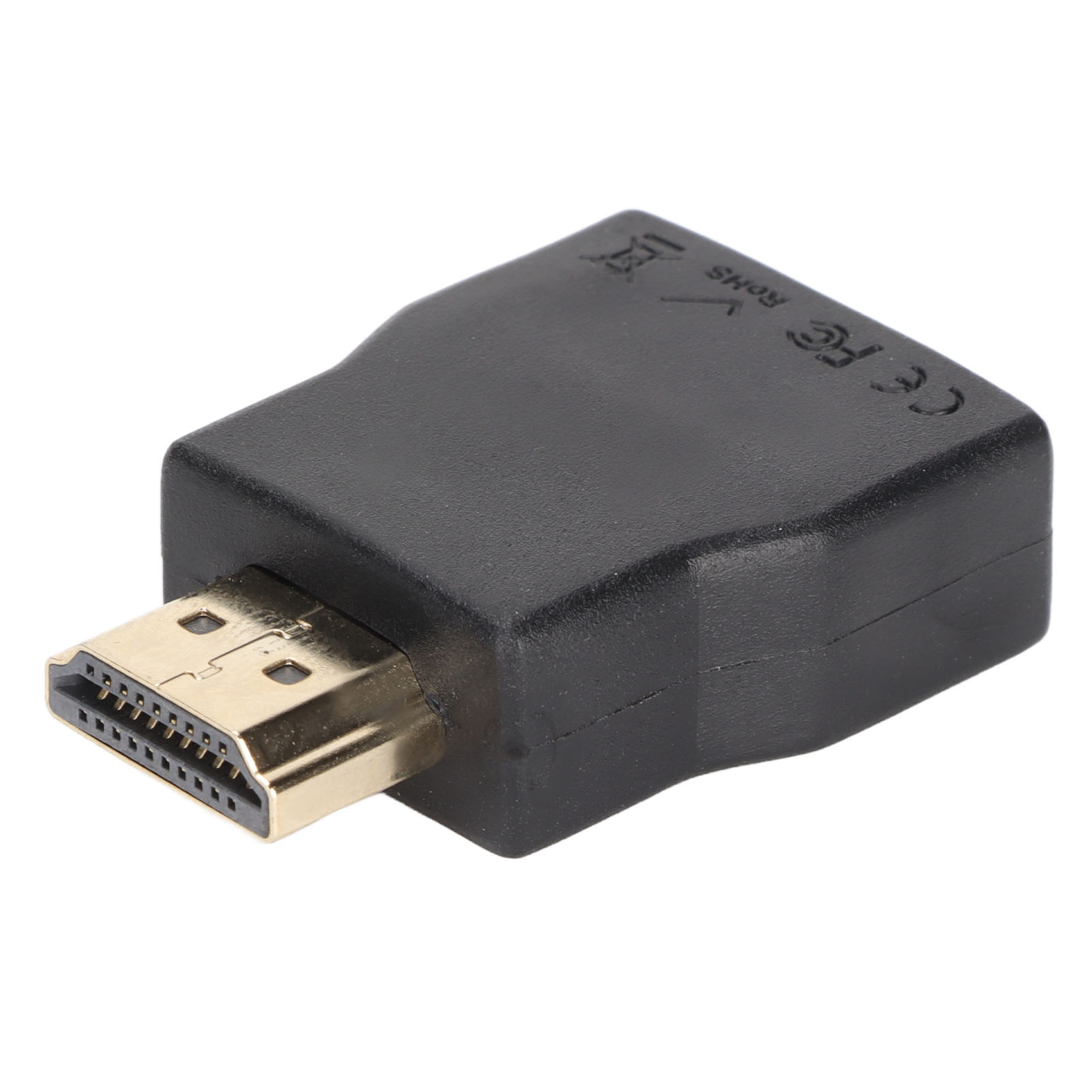 Ein schwarzer HDMI-Adapter. Er hat einen goldfarbenen Stecker. Der Adapter befindet sich auf weißem Hintergrund.