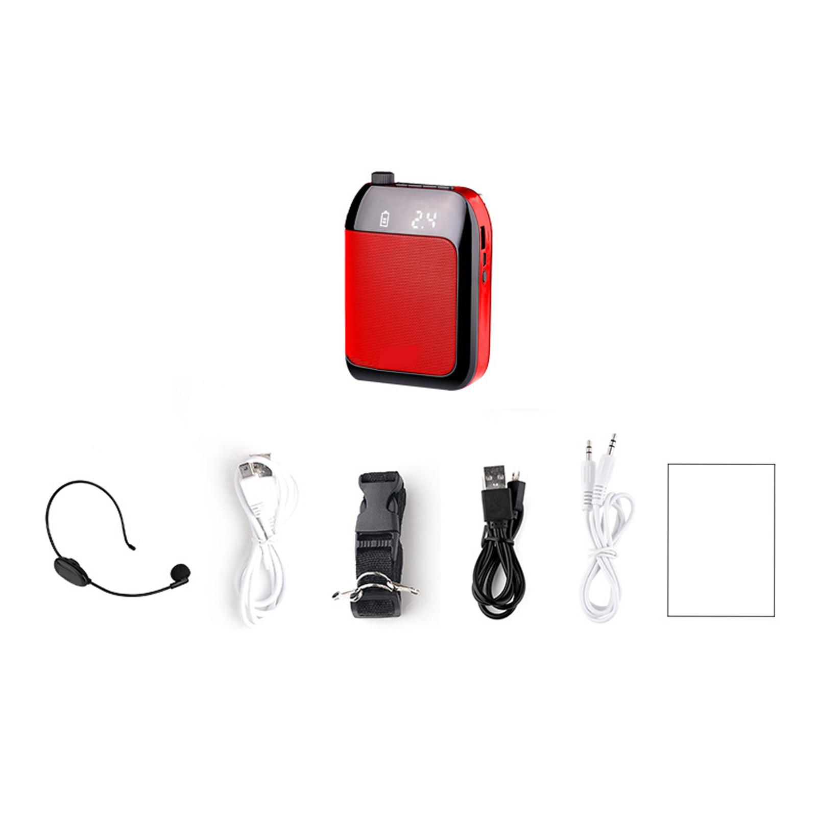 Roter Lautsprecher mit Zubehör: Mikrofon, USB-Kabel, Gürtelclip und Audiokabel, alles vor weißem Hintergrund.