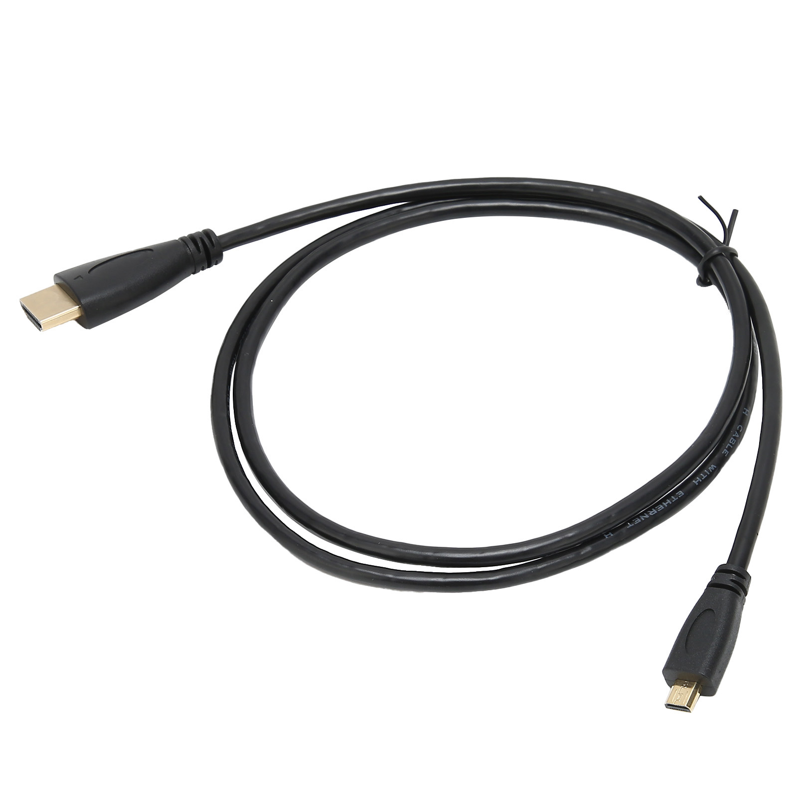 Ein schwarzes HDMI-Kabel mit zwei verschiedenen Anschlüssen auf weißem Untergrund.