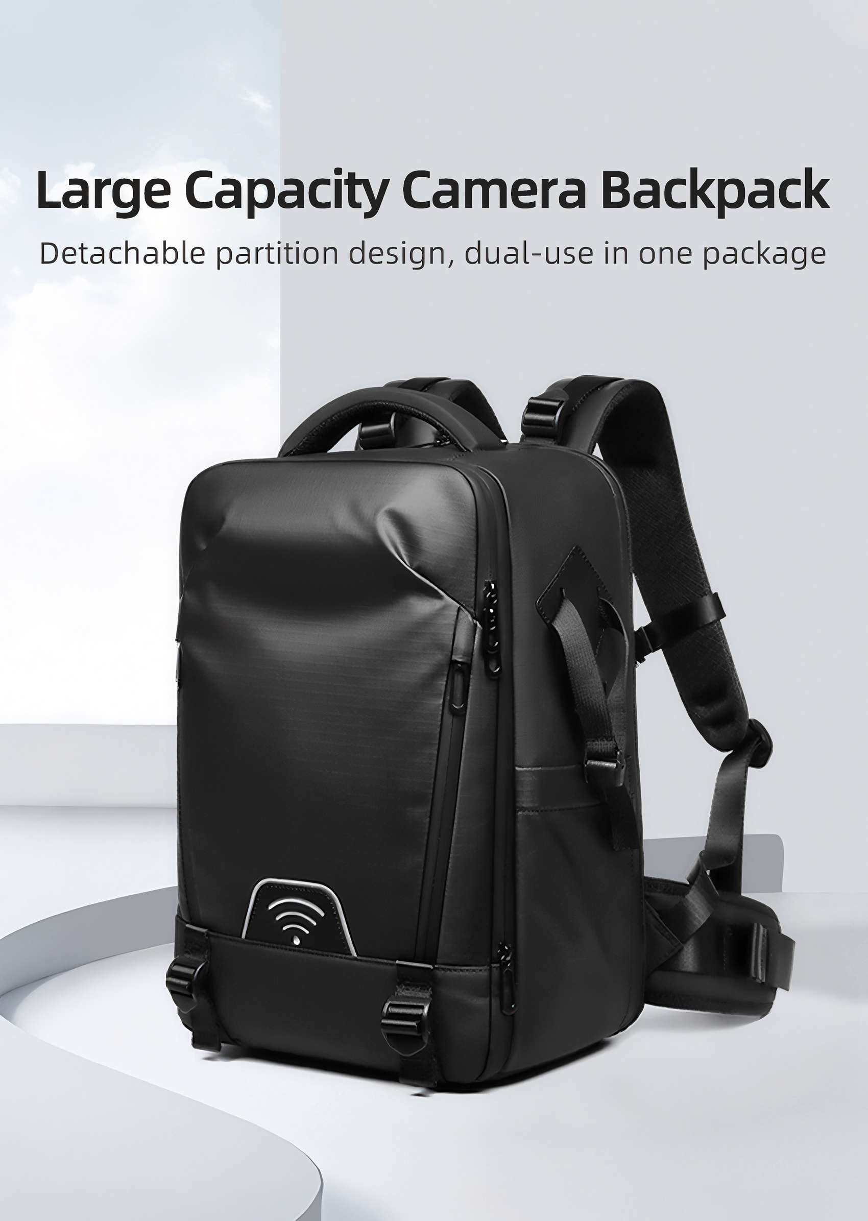 Schwarzer Kamera-Rucksack mit großem Fassungsvermögen, abnehmbarer Trennwand und Dual-Use-Design. Weißes WiFi-Logo auf der Vordertasche.