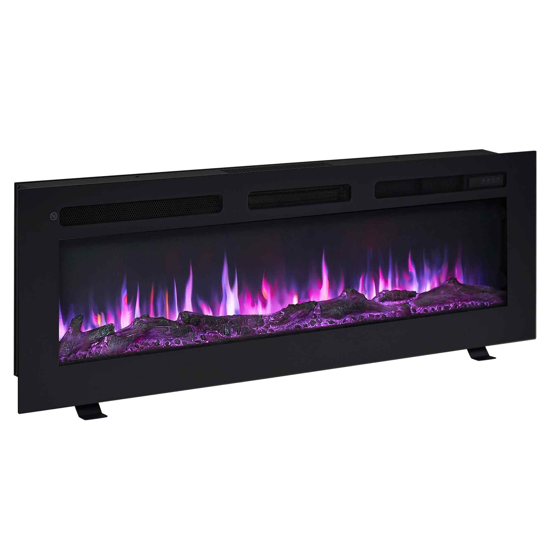 Ein schwarzer elektrischer Kamin mit lila und rosa Flammen. Es hat einen schwarzen Rahmen und einen Sockel.
