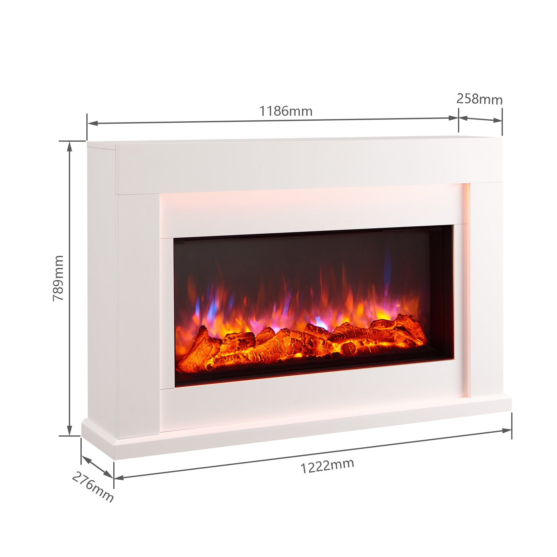 Ein weißer elektrischer Kamin mit Maßangaben. Das Feuer hat orange und blaue Flammen mit Holzscheiten. Messungen sind angegeben.