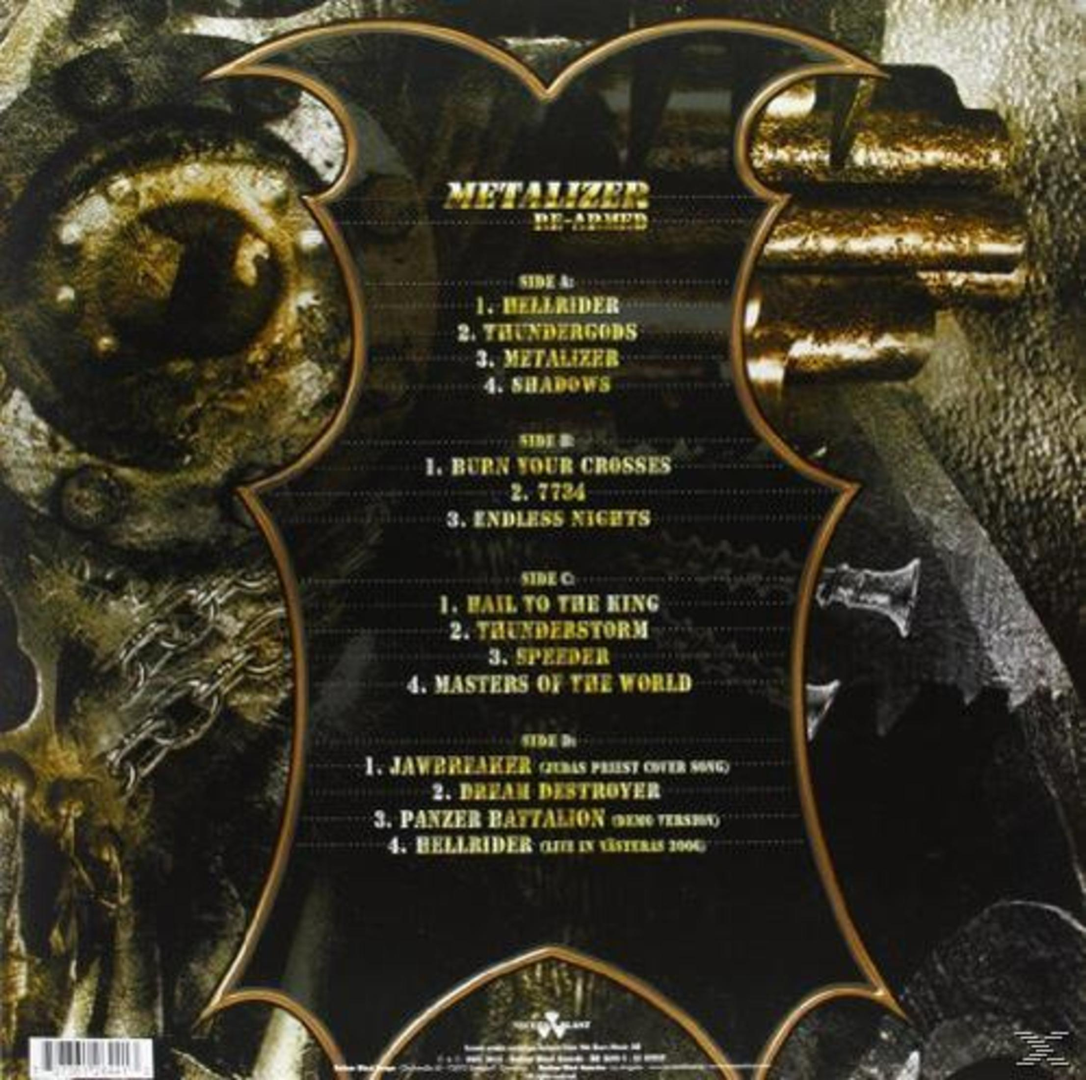 Albumcover mit metallischem Design. Es listet Songtitel wie 'Hellrider', 'Thundergods' und 'Metalizer' auf vier Seiten auf.