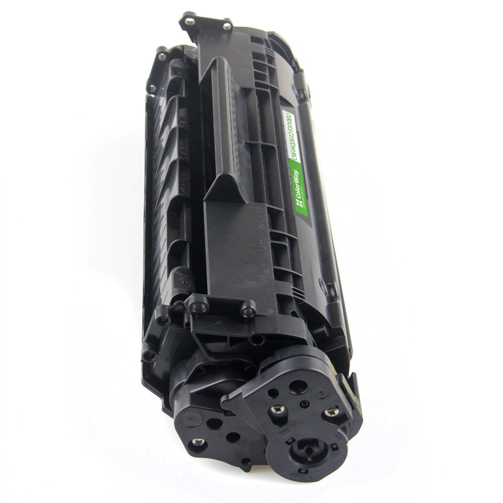 Czarny wkład z tonerem do drukarki na białym tle. Ma naklejkę ColorWay. Obraz jest dobrze oświetlony.