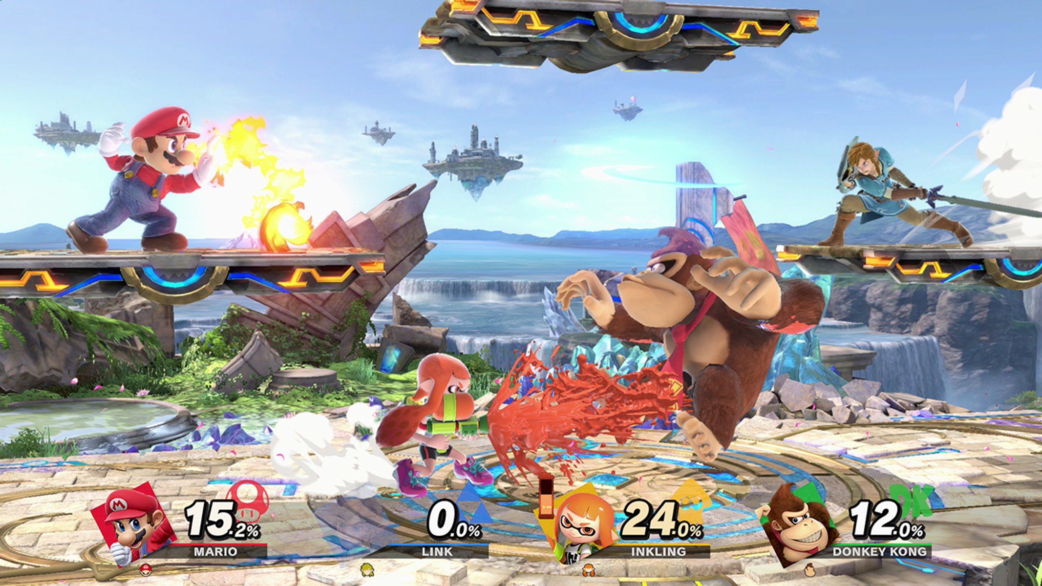 Mario attacca col fuoco. Link con la spada, Donkey Kong e Inkling combattono su una piattaforma con isole fluttuanti.