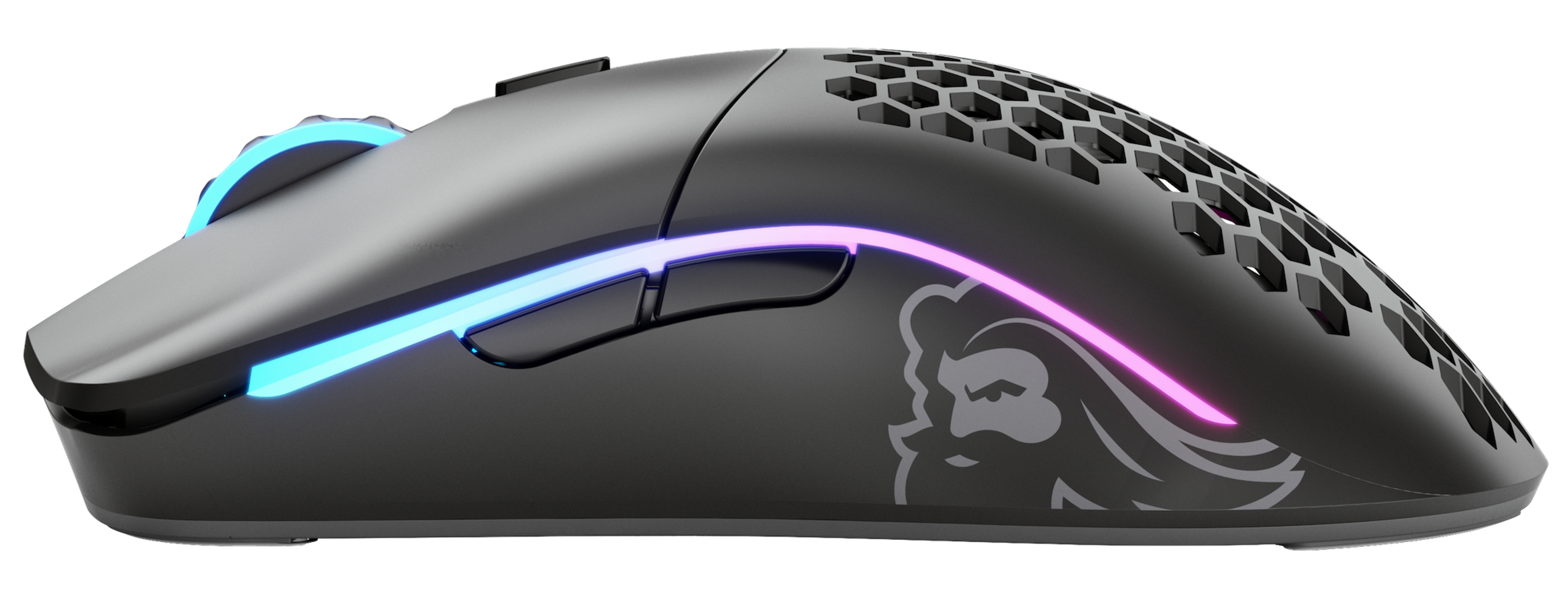 Czarna mysz do gier z podświetleniem RGB. Mysz ma konstrukcję plastra miodu i logo. Jest na białym tle.