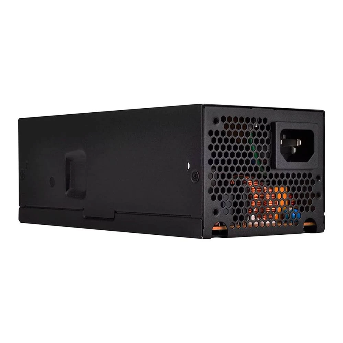 Czarny zasilacz komputerowy. Posiada wentylację o strukturze plastra miodu, złącze zasilania i widoczne elementy wewnętrzne.