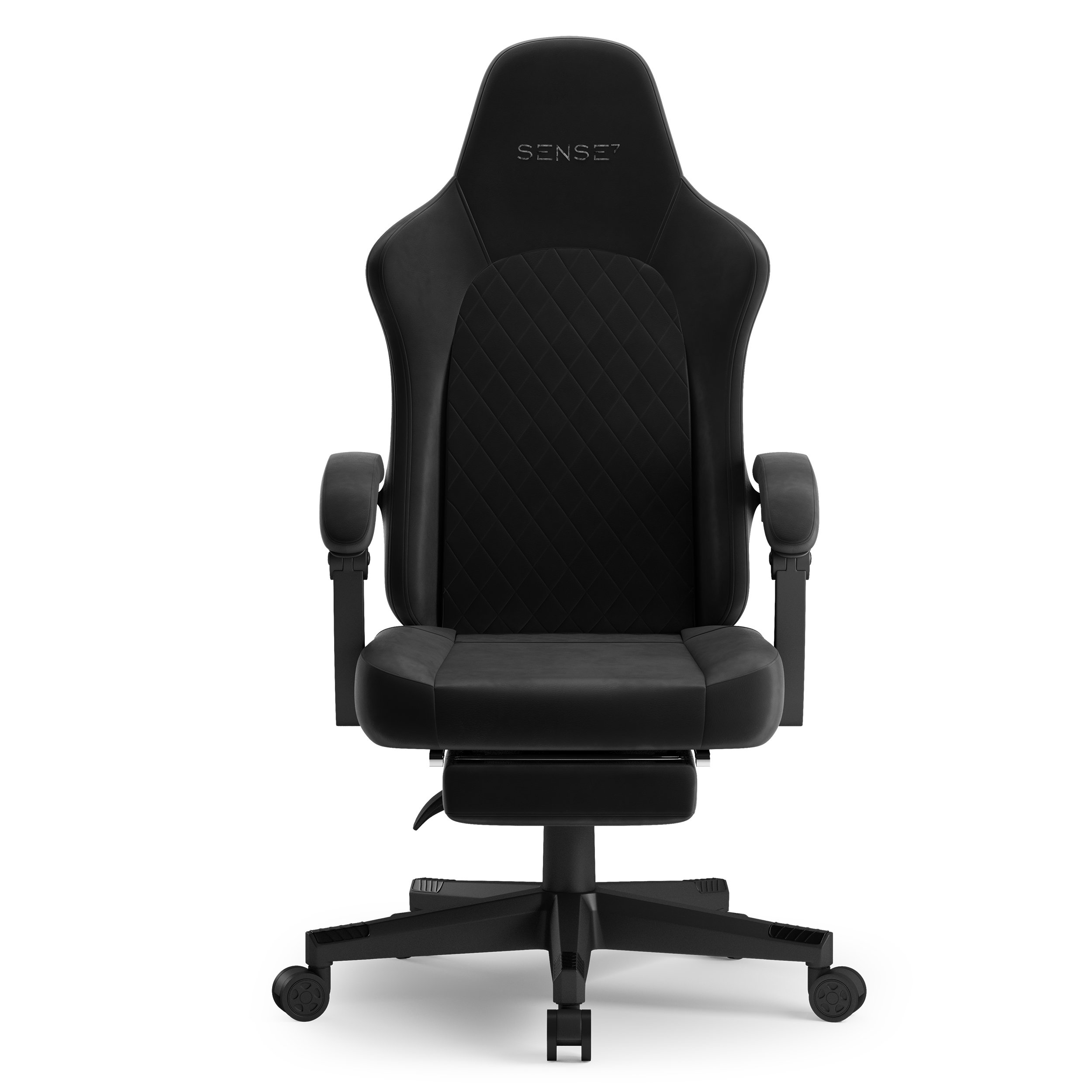 Schwarzer Gaming-Stuhl mit gesteppter Rückenlehne, Armlehnen und Fußstütze. Der Stuhl hat ein Fünf-Rollen-Gestell.