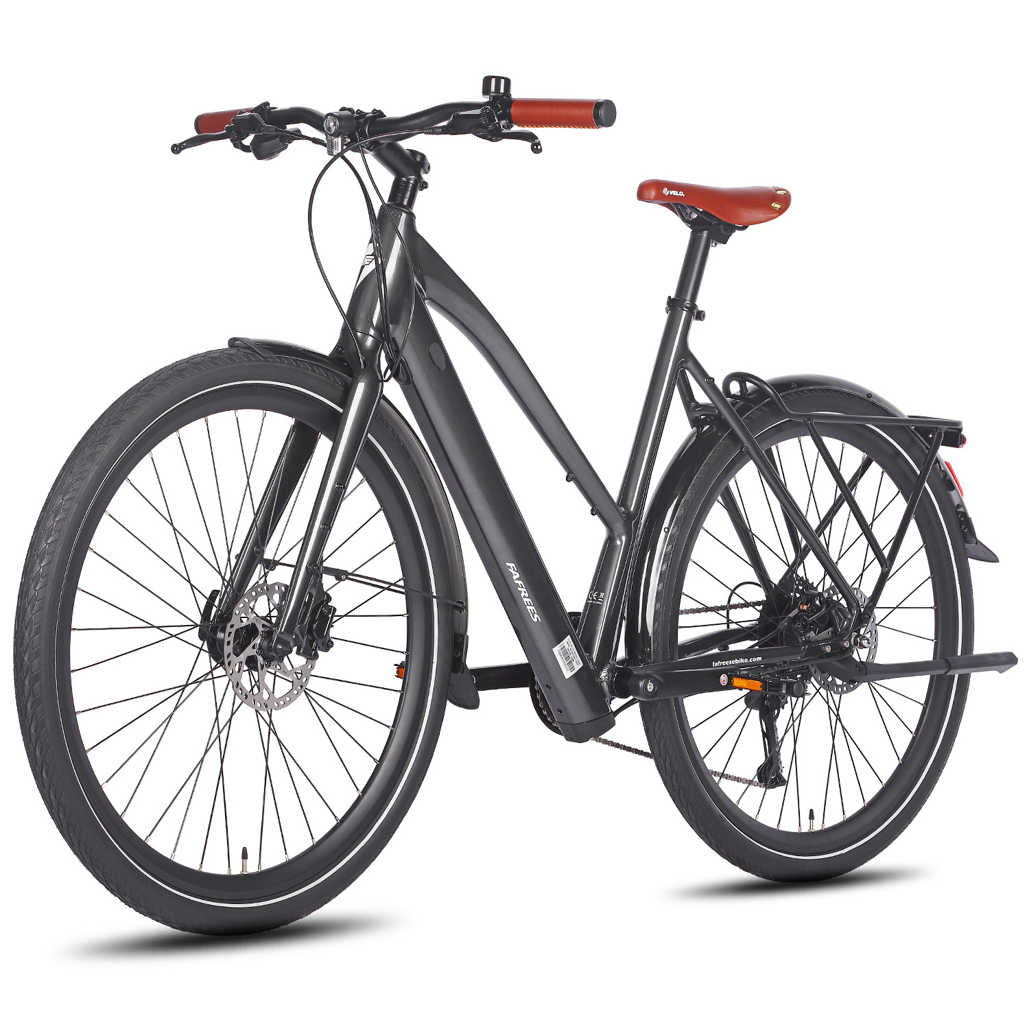 Graues Fafrres E-Bike auf weißem Hintergrund. Mit braunen Lederlenkern und Sattel. Das Fahrrad hat schwarze Reifen und Schutzbleche.